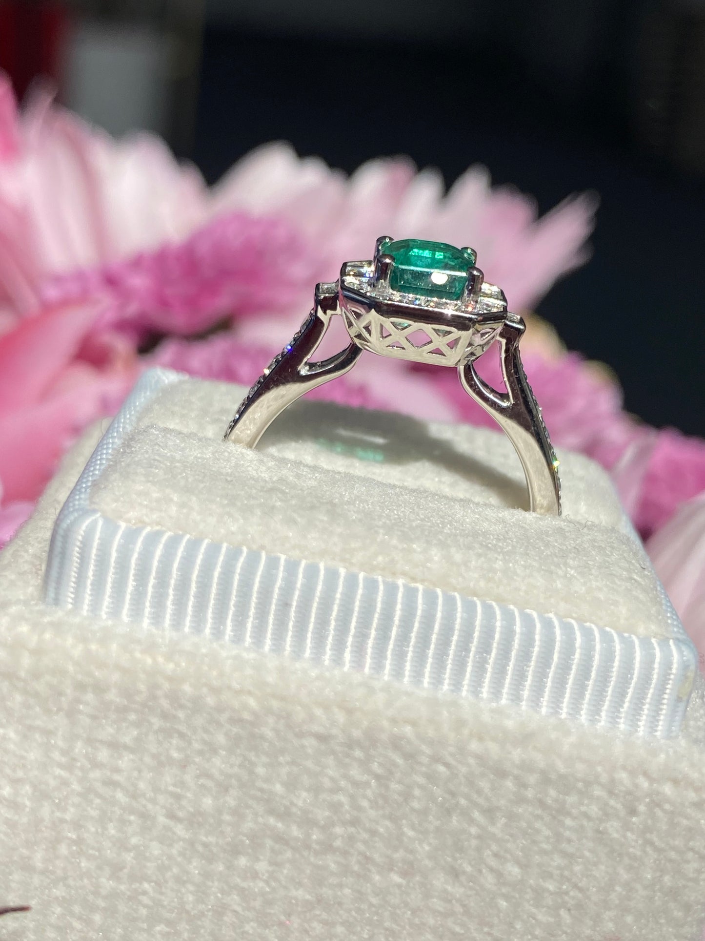 0.87 Carat Colombian Emerald and 0.46 ctw Natural Diamond Ring in Platinum
