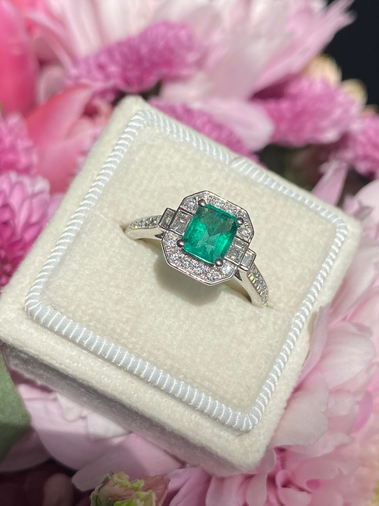 0.87 Carat Colombian Emerald and 0.46 ctw Natural Diamond Ring in Platinum