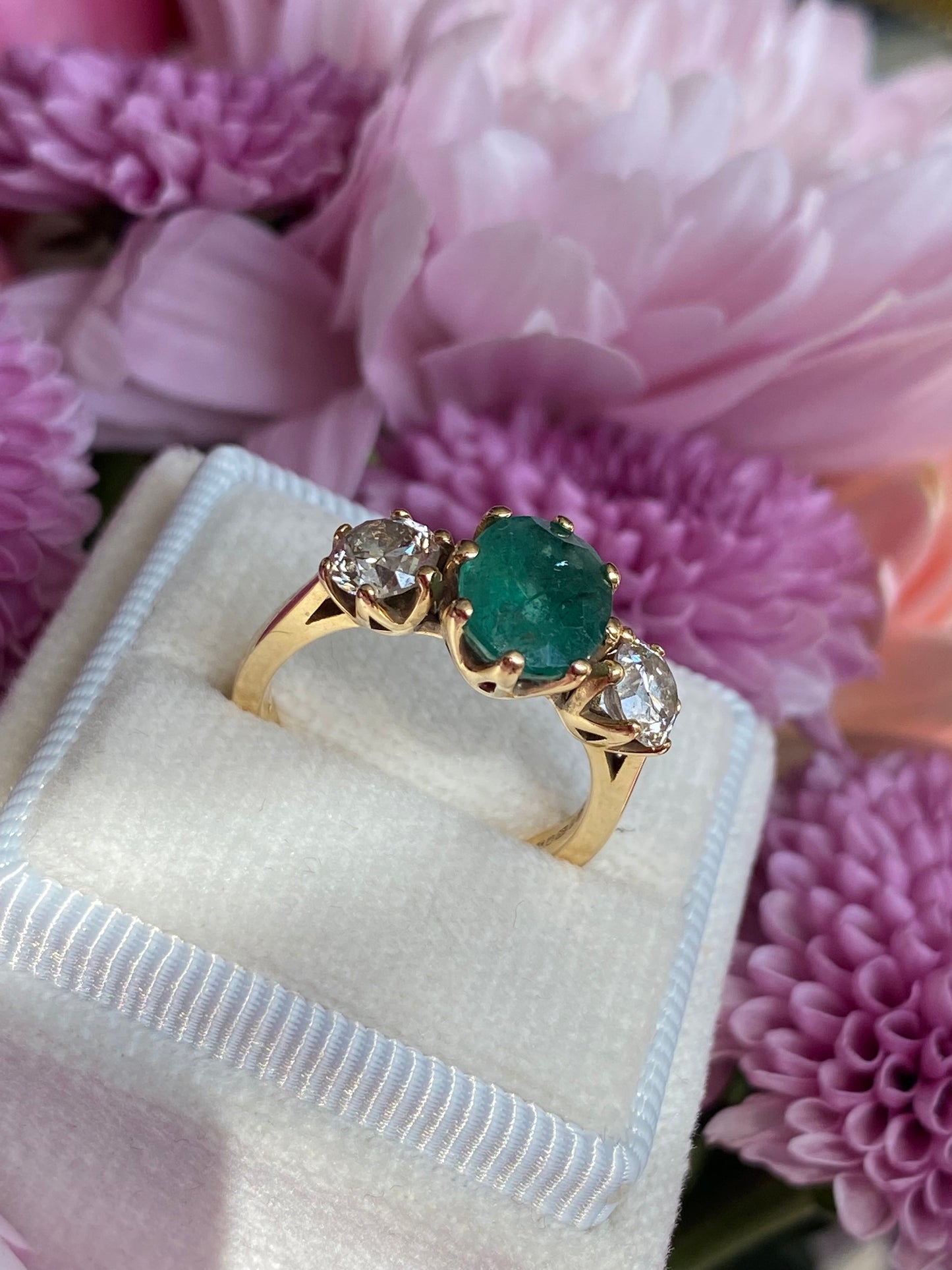 Vintage 2.15 Carat Emerald and Natural Diamond Ring in 18ct Yellow Gold