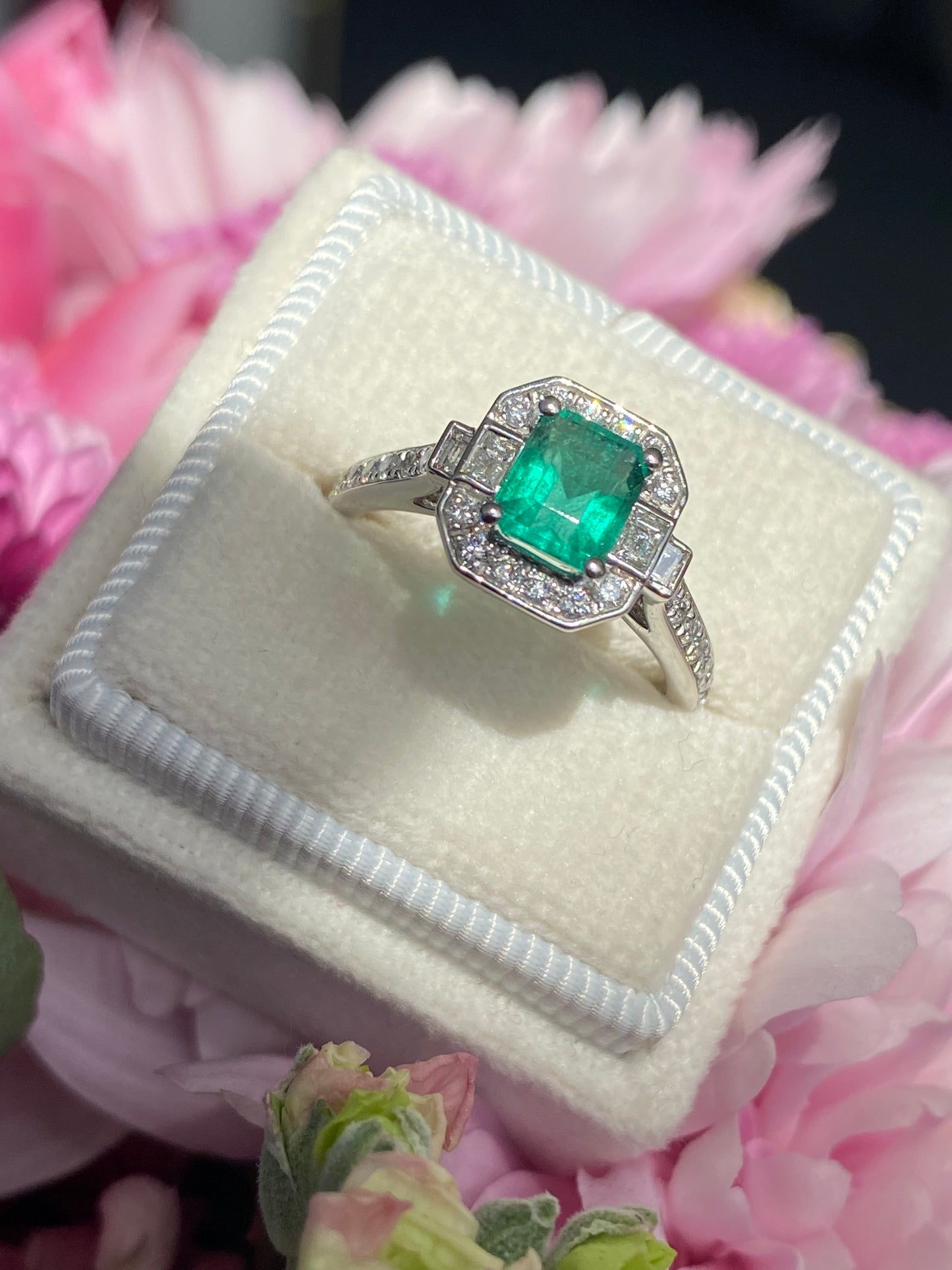 0.87 Carat Colombian Emerald and 0.46 ctw Natural Diamond Ring in Platinum