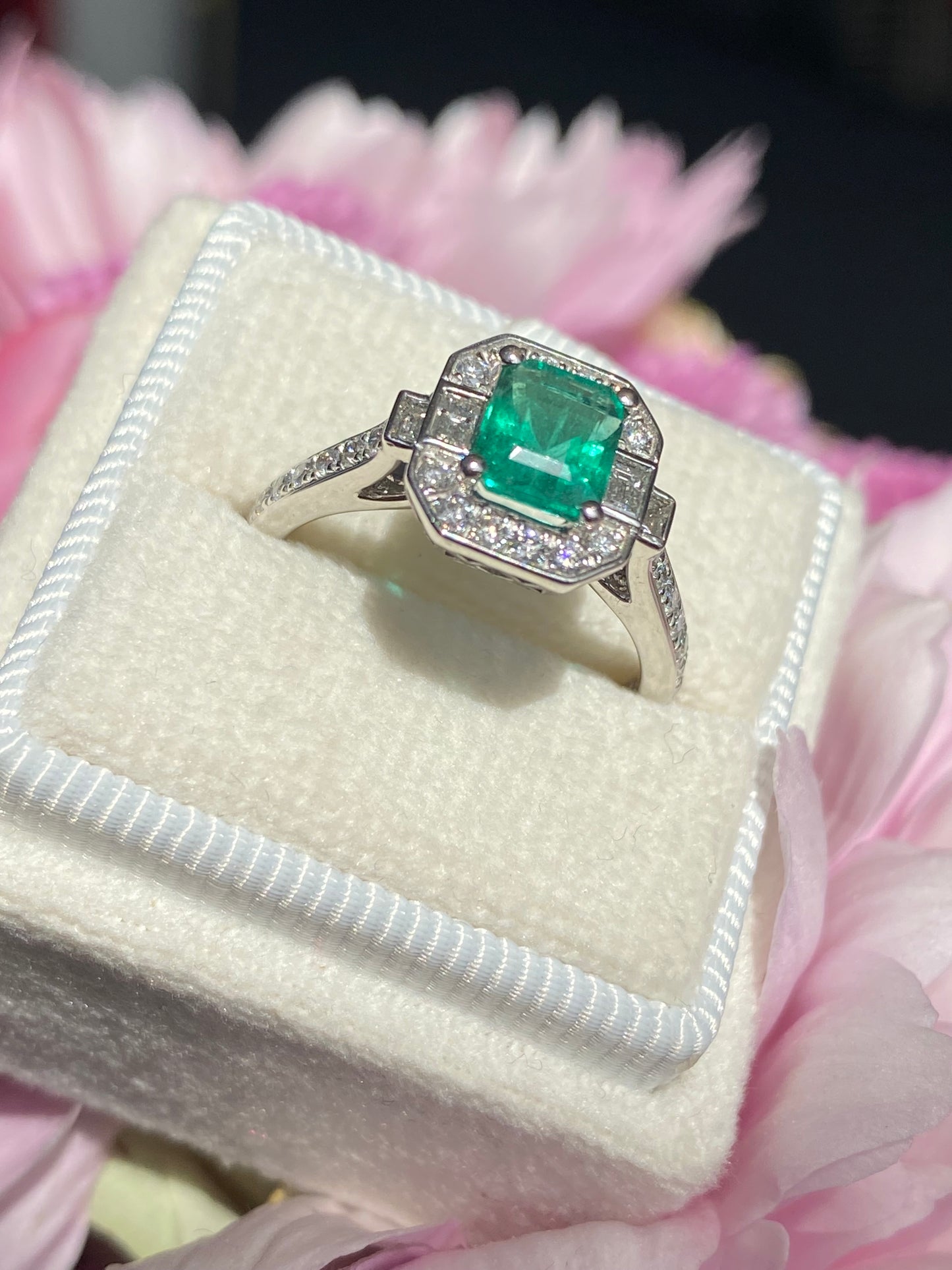 0.87 Carat Colombian Emerald and 0.46 ctw Natural Diamond Ring in Platinum