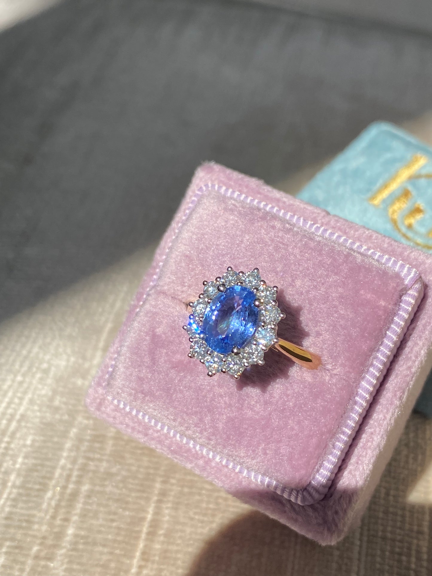 1.35 Carat Cornflower Sapphire and Natural Diamond Ring in Platinum and 18ct Yellow Gold