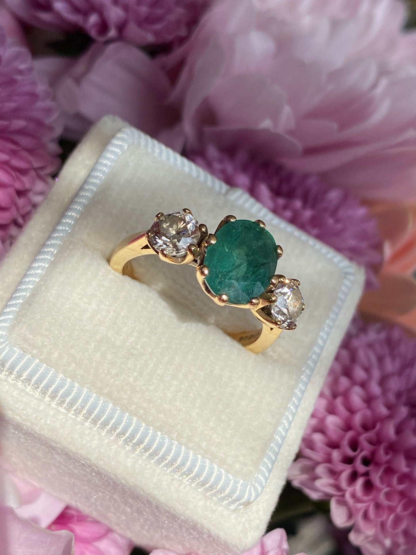 Vintage 2.15 Carat Emerald and Natural Diamond Ring in 18ct Yellow Gold