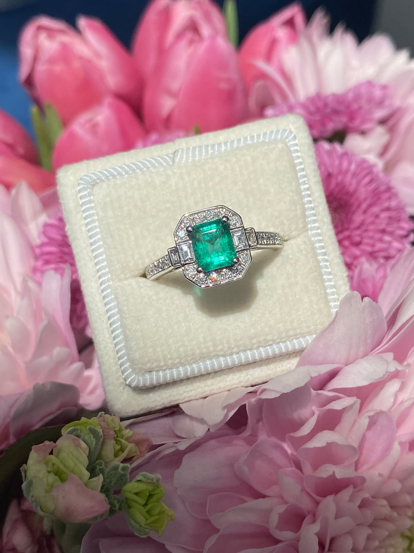 0.87 Carat Colombian Emerald and 0.46 ctw Natural Diamond Ring in Platinum