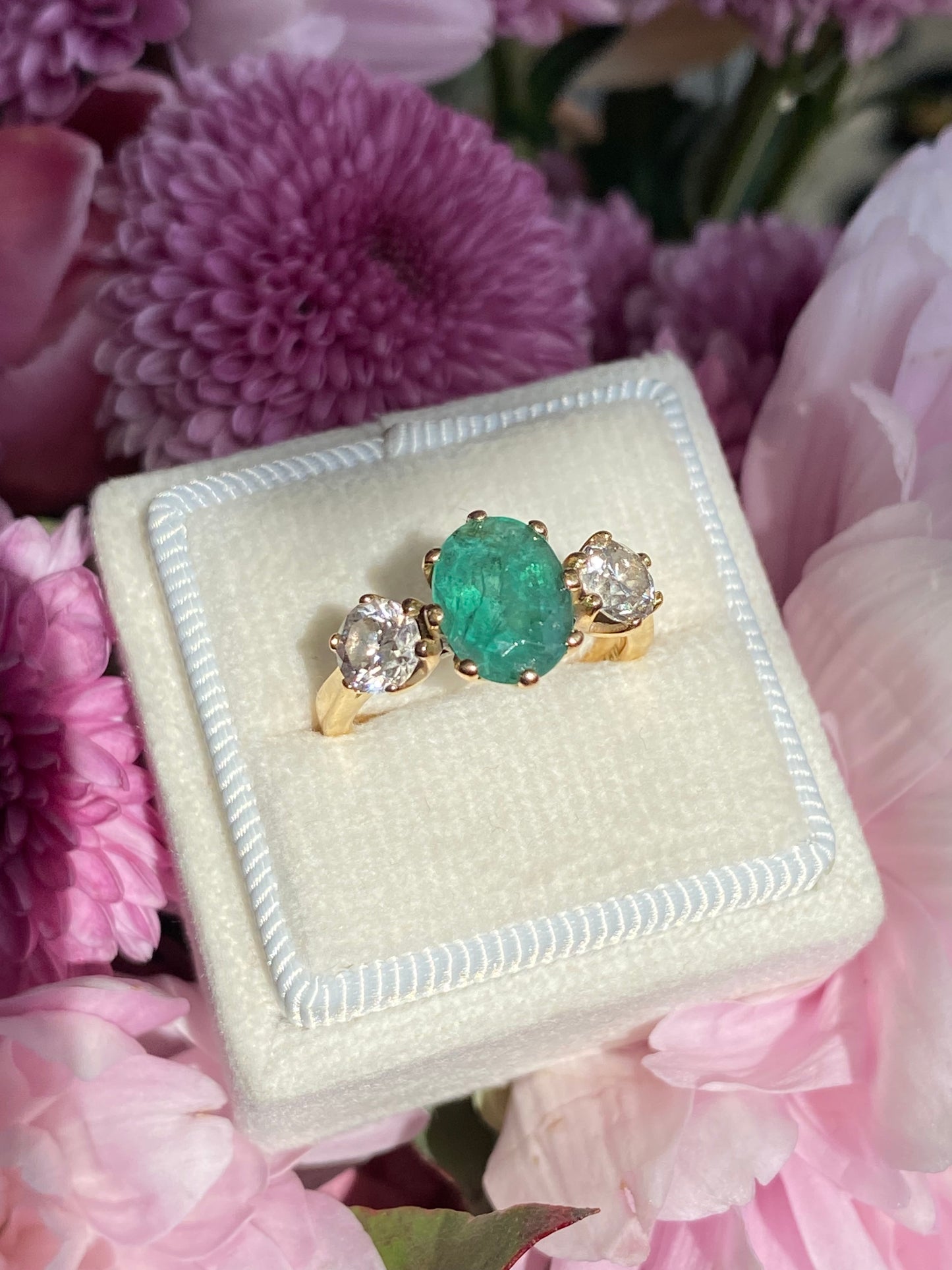 Vintage 2.15 Carat Emerald and Natural Diamond Ring in 18ct Yellow Gold