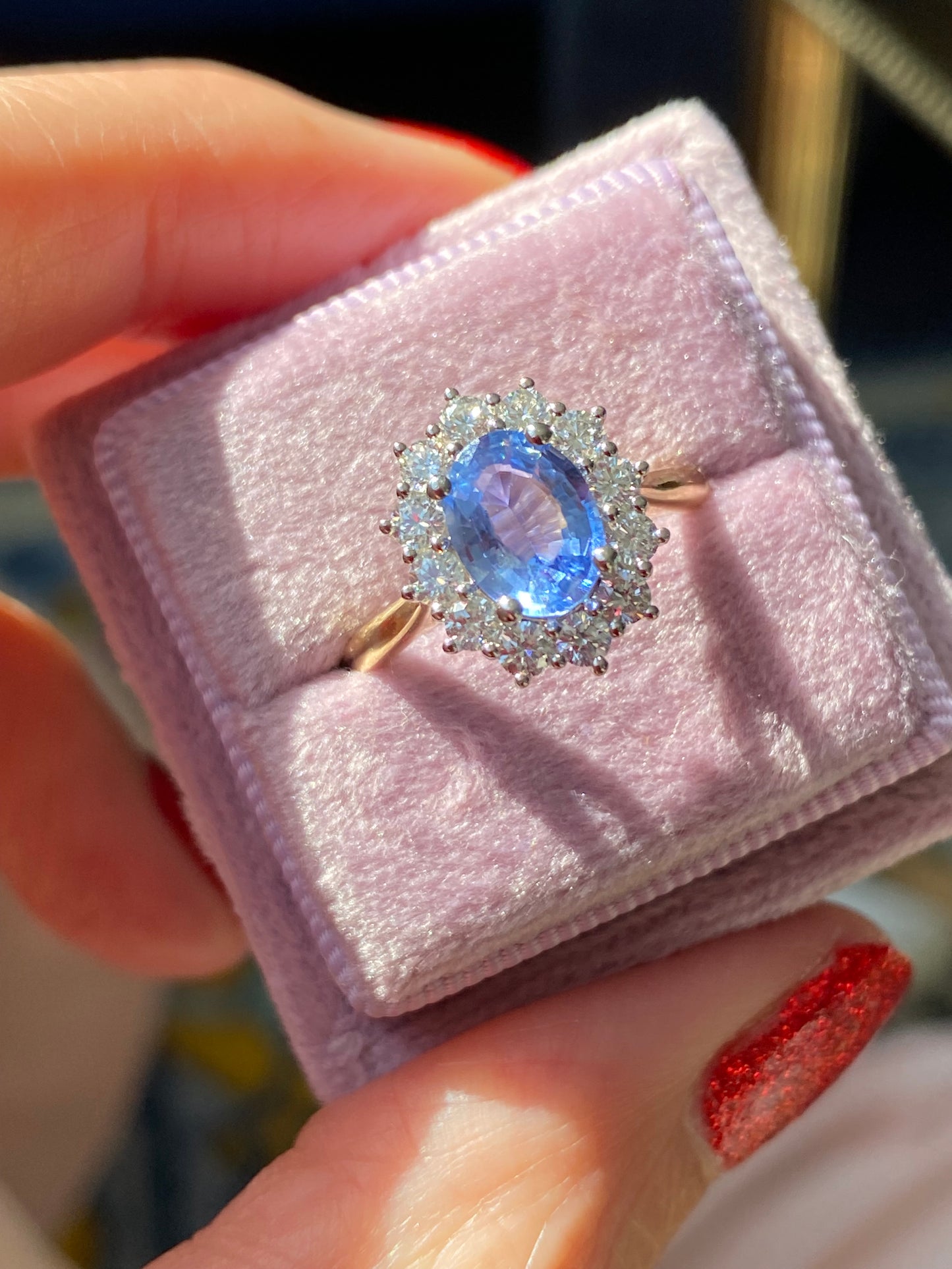 1.35 Carat Cornflower Sapphire and Natural Diamond Ring in Platinum and 18ct Yellow Gold