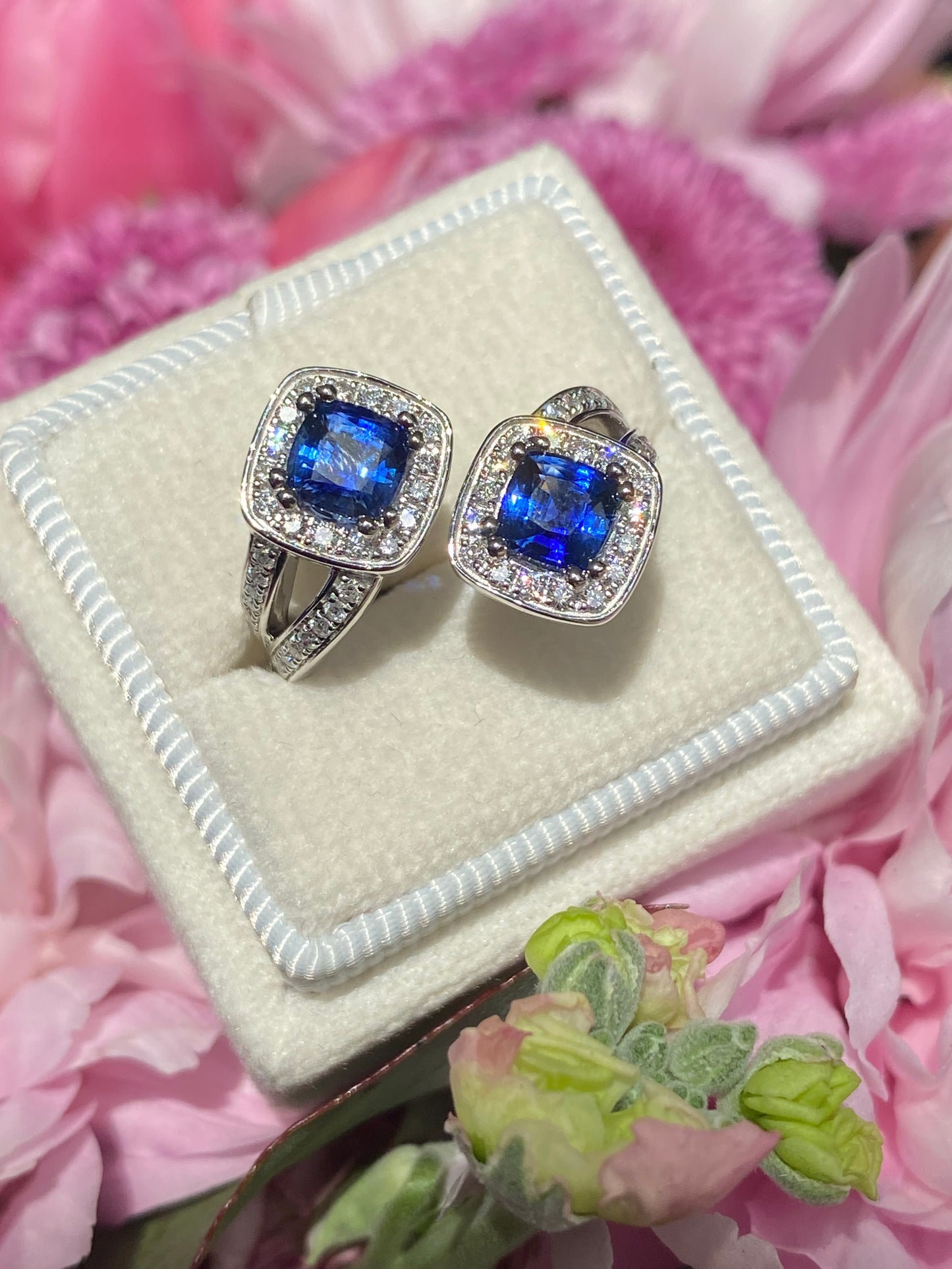 1.48ctw Ceylon Sapphire and 0.45ctw Natural Diamond Toi et Moi Ring in Platinum