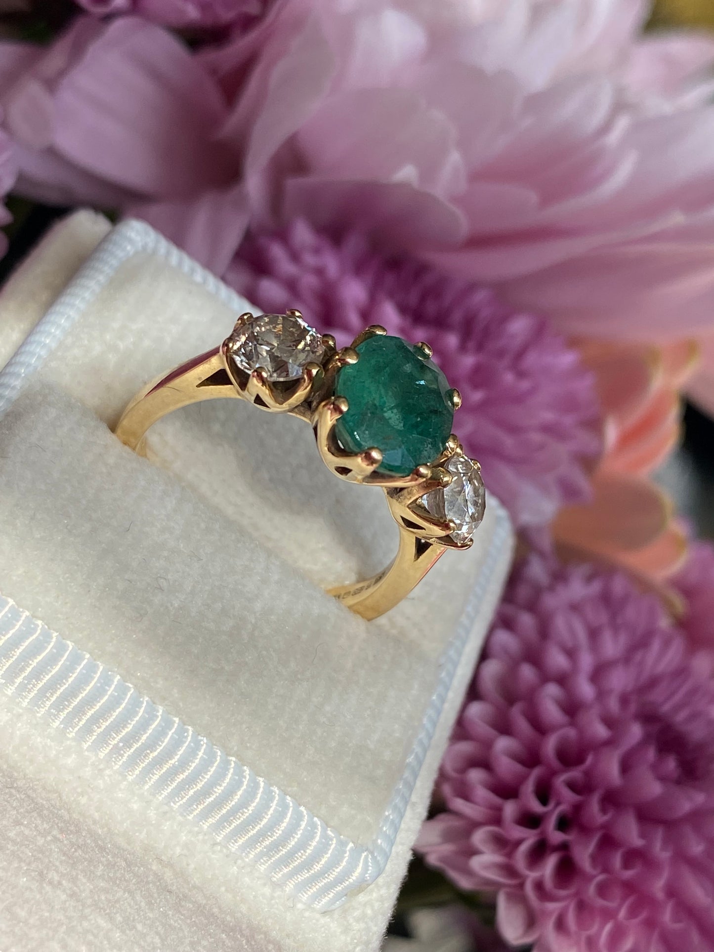 Vintage 2.15 Carat Emerald and Natural Diamond Ring in 18ct Yellow Gold
