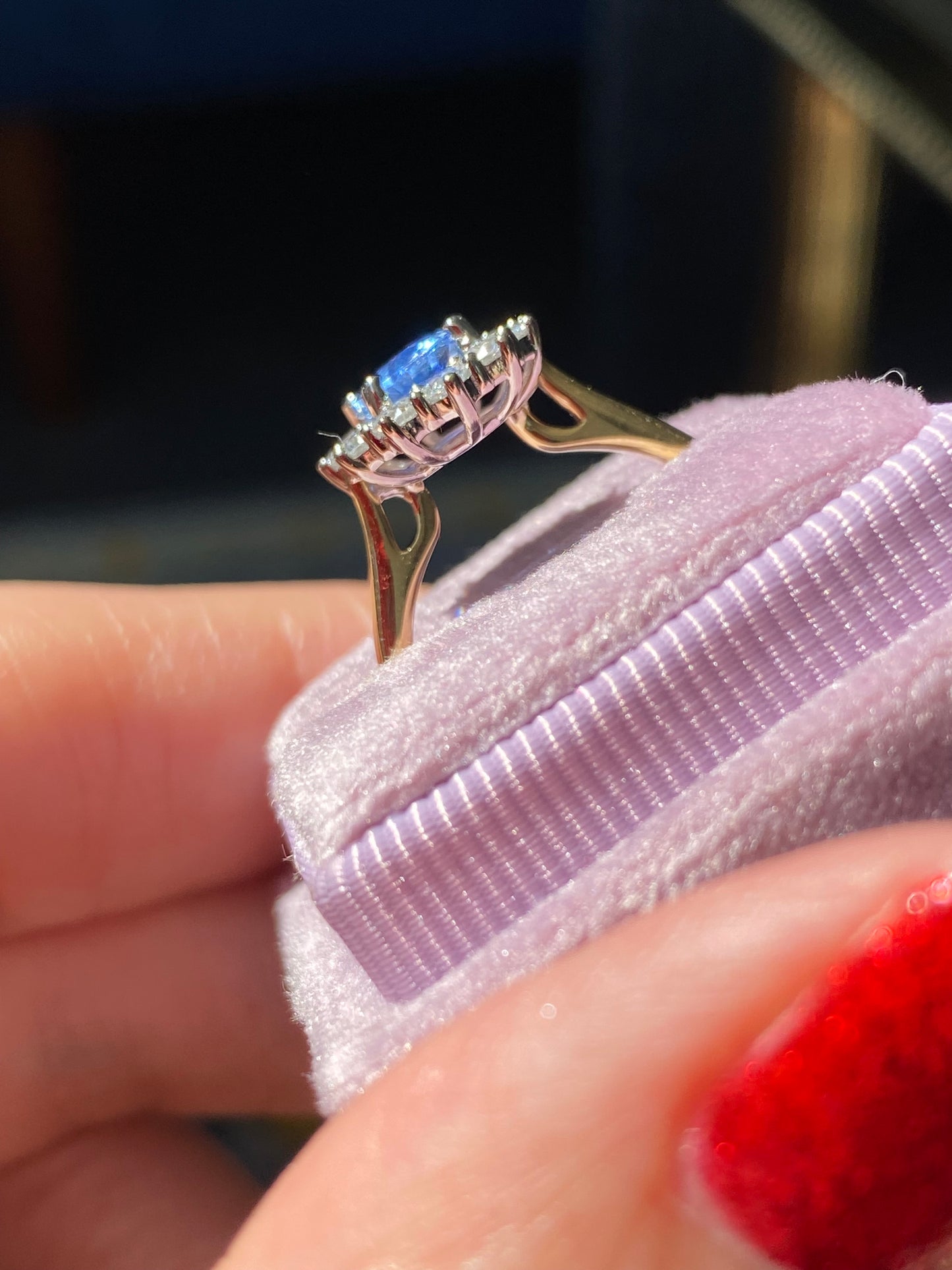1.35 Carat Cornflower Sapphire and Natural Diamond Ring in Platinum and 18ct Yellow Gold