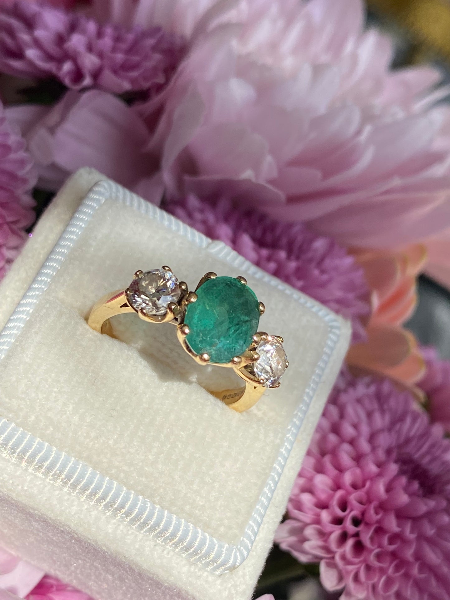 Vintage 2.15 Carat Emerald and Natural Diamond Ring in 18ct Yellow Gold