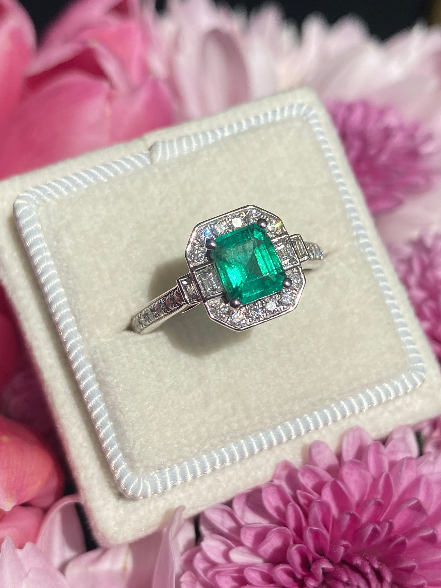 0.87 Carat Colombian Emerald and 0.46 ctw Natural Diamond Ring in Platinum
