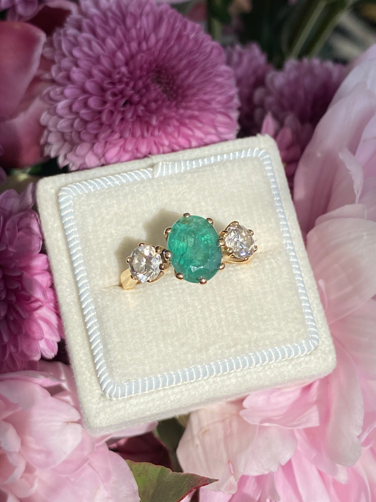 Vintage 2.15 Carat Emerald and Natural Diamond Ring in 18ct Yellow Gold