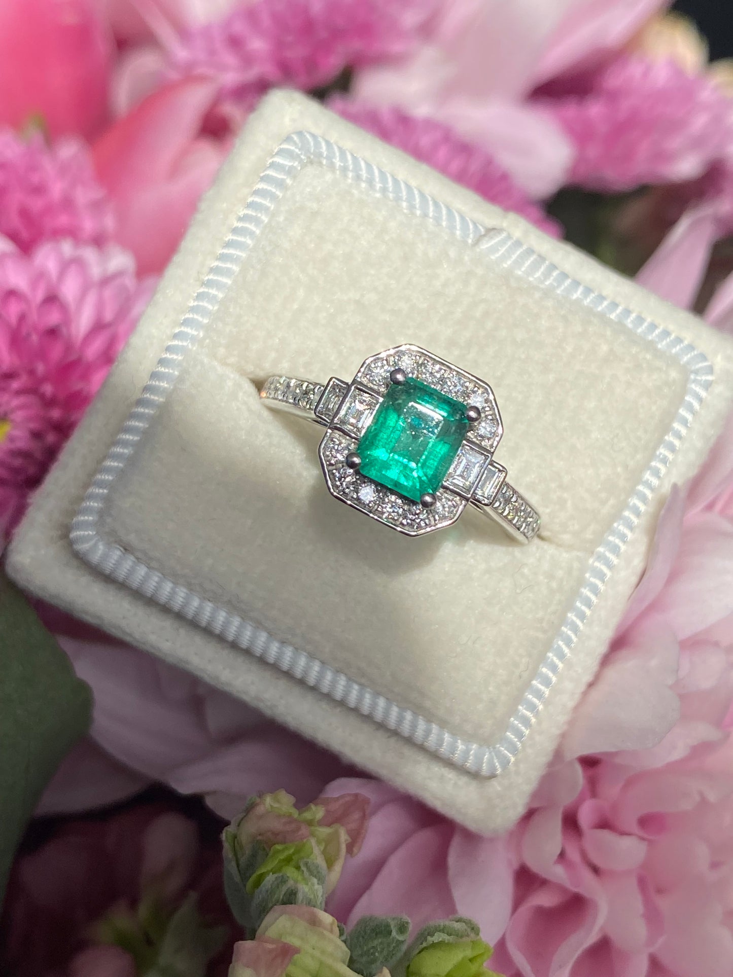 0.87 Carat Colombian Emerald and 0.46 ctw Natural Diamond Ring in Platinum