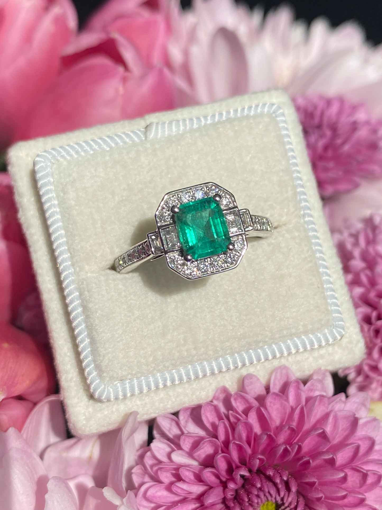 0.87 Carat Colombian Emerald and 0.46 ctw Natural Diamond Ring in Platinum
