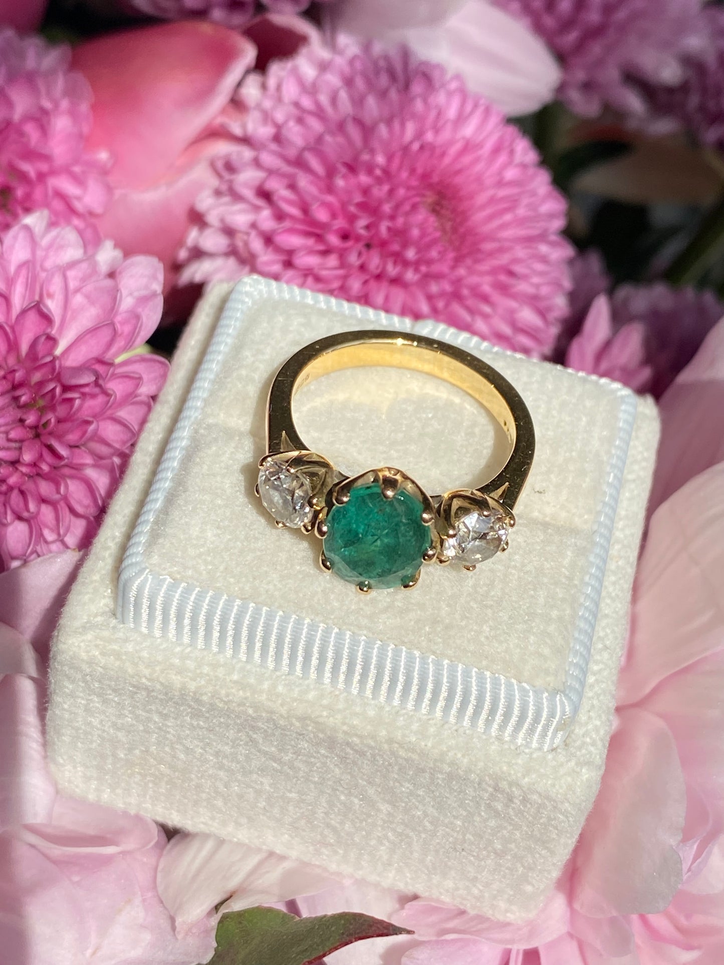 Vintage 2.15 Carat Emerald and Natural Diamond Ring in 18ct Yellow Gold
