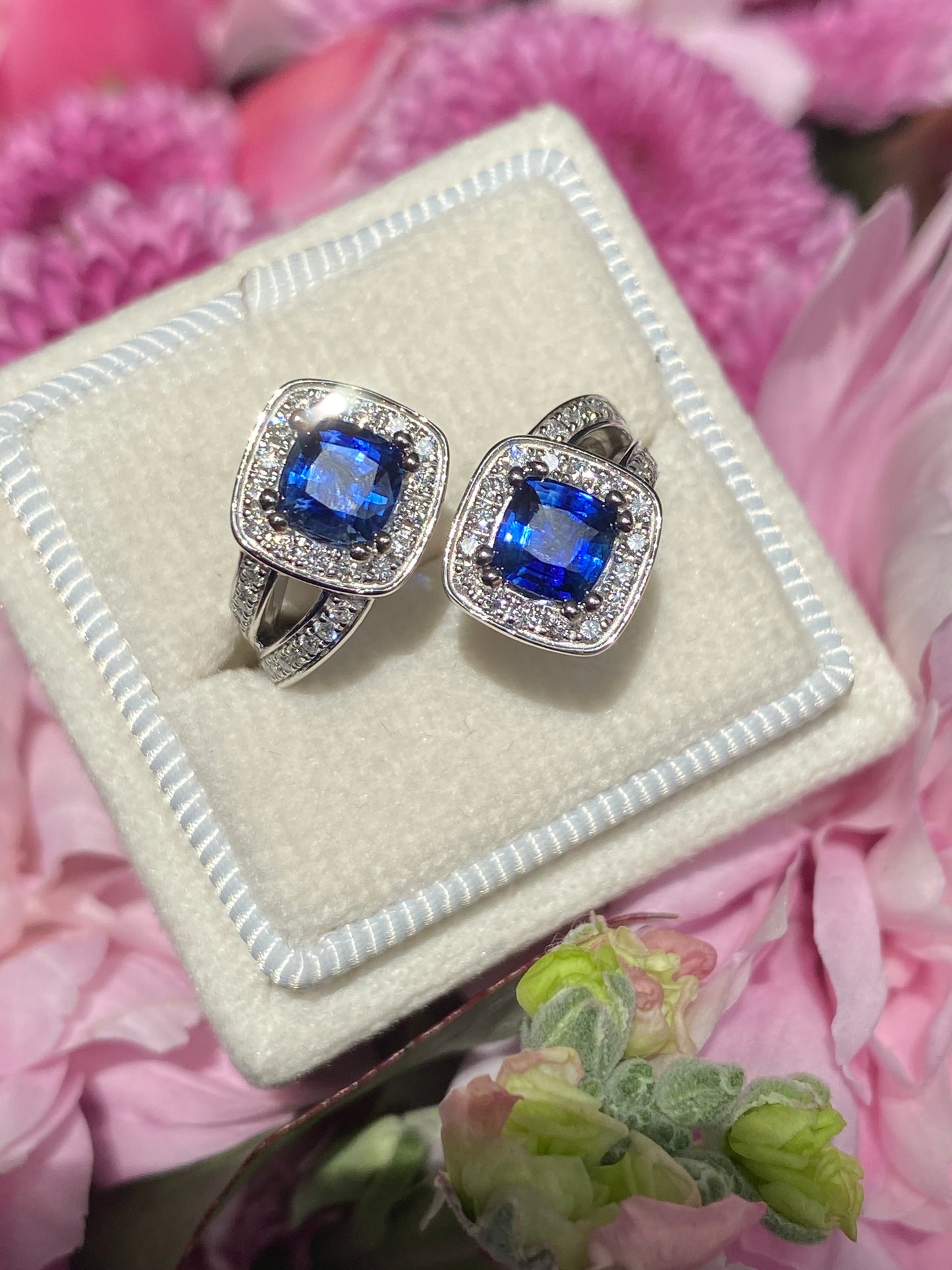 1.48ctw Ceylon Sapphire and 0.45ctw Natural Diamond Toi et Moi Ring in Platinum