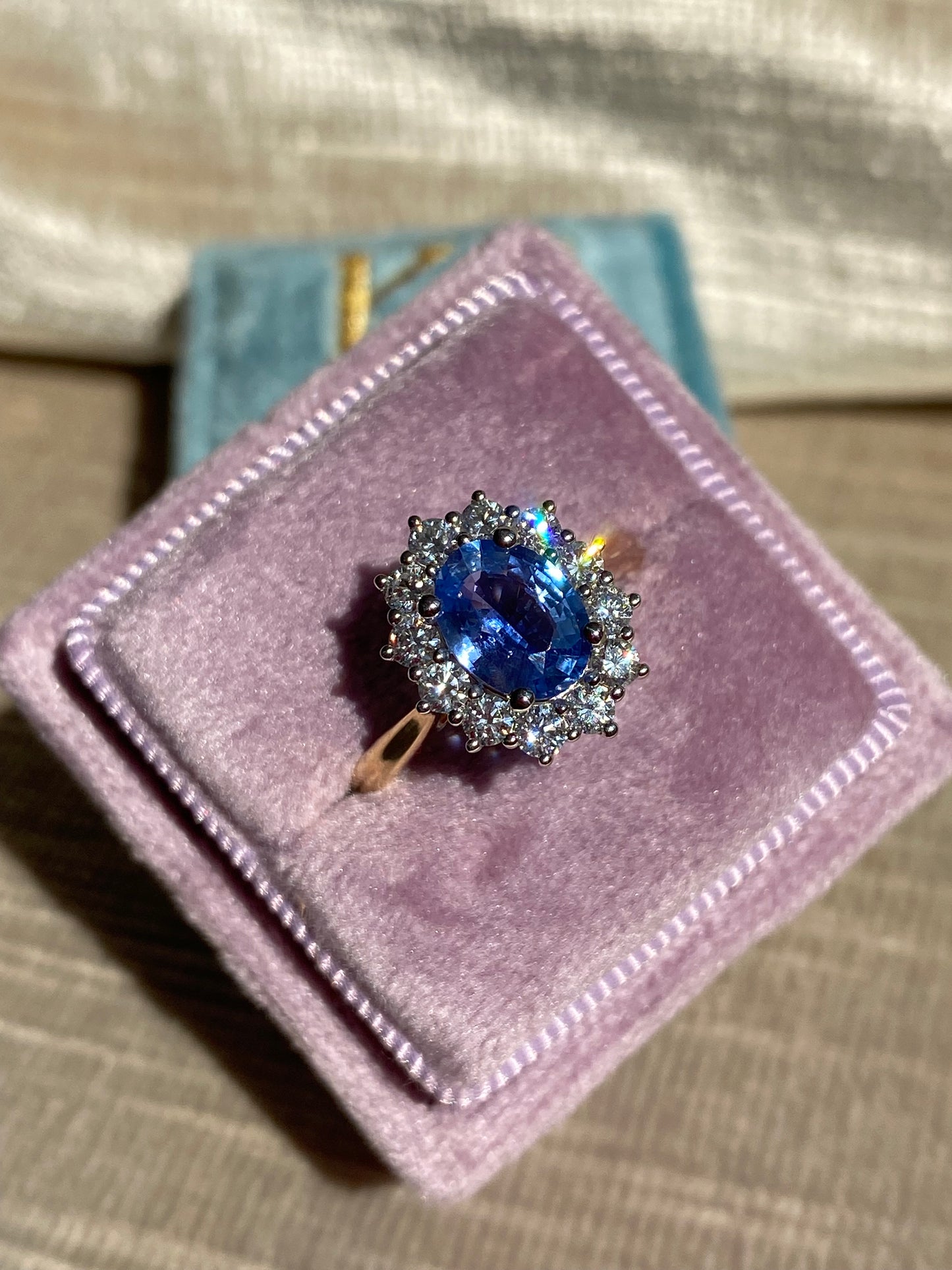 1.35 Carat Cornflower Sapphire and Natural Diamond Ring in Platinum and 18ct Yellow Gold