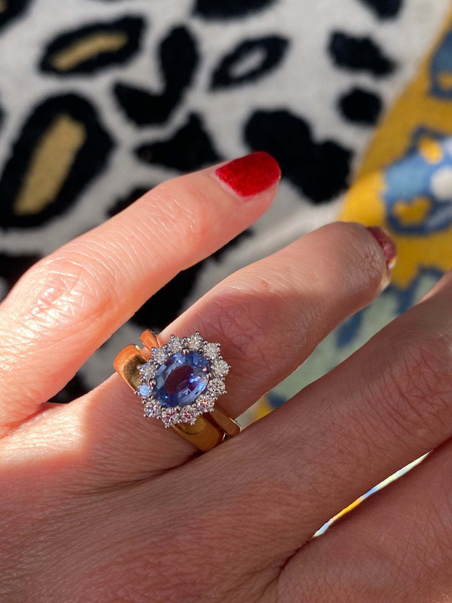1.35 Carat Cornflower Sapphire and Natural Diamond Ring in Platinum and 18ct Yellow Gold