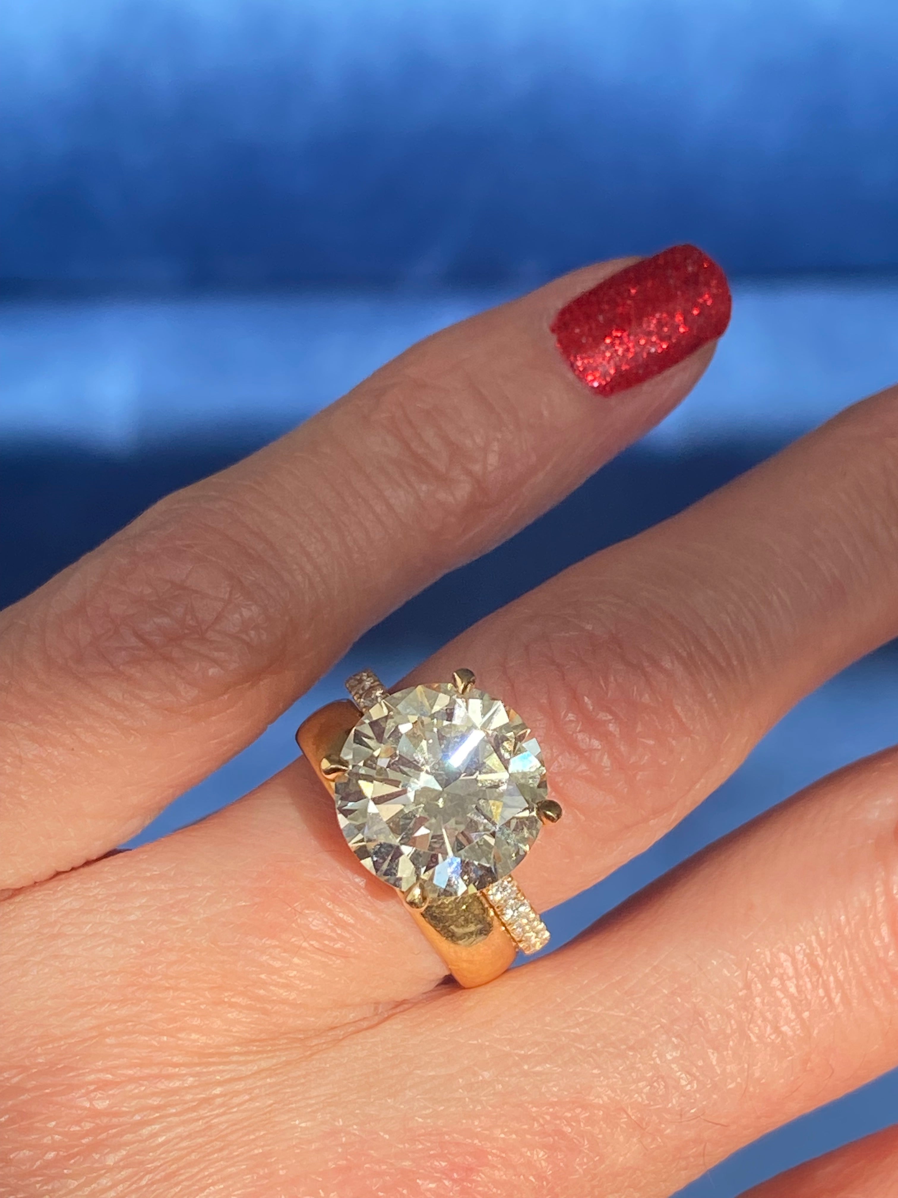 6.05 Carat Natural Fancy Yellow Diamond Solitaire Diamond Engagement Ring in 18ct Yellow Gold