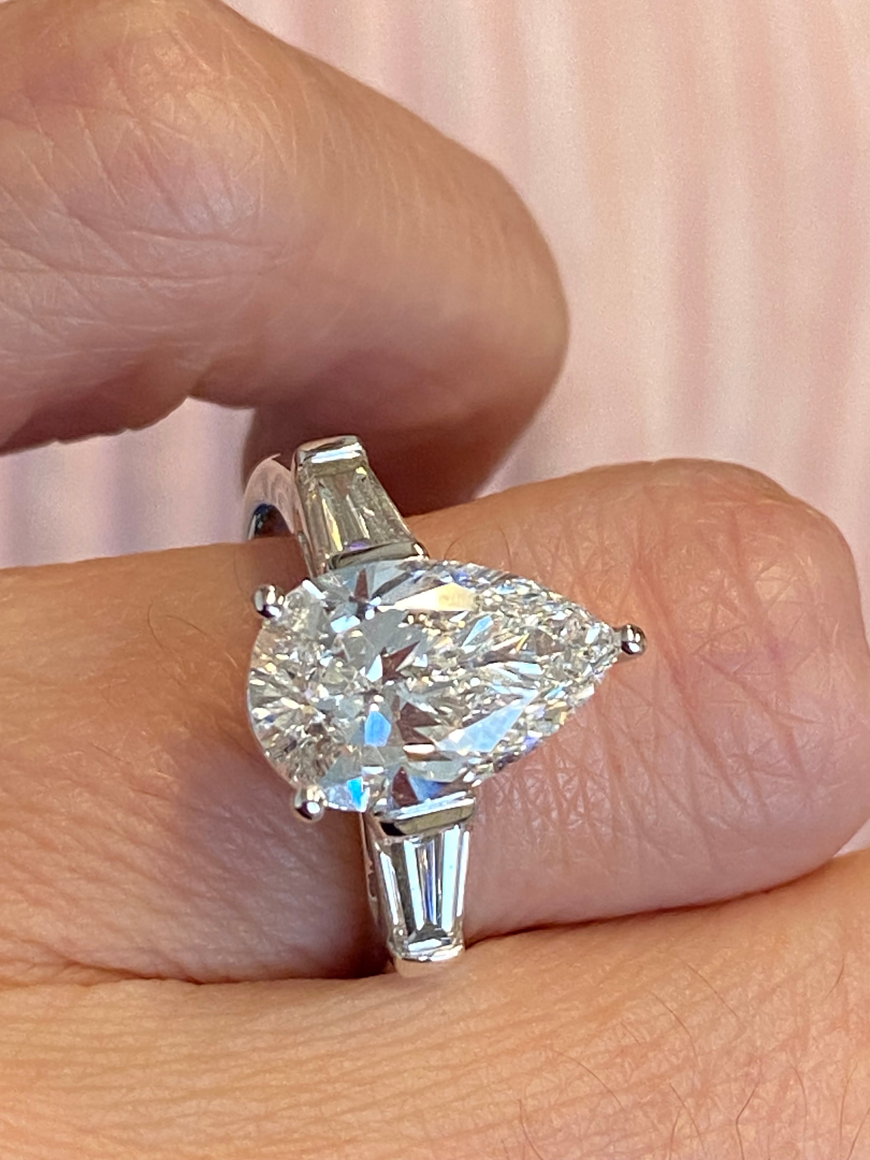 3.77 CTW Pear Cut D Colour VS1 Lab Diamond Engagement Ring in Platinum