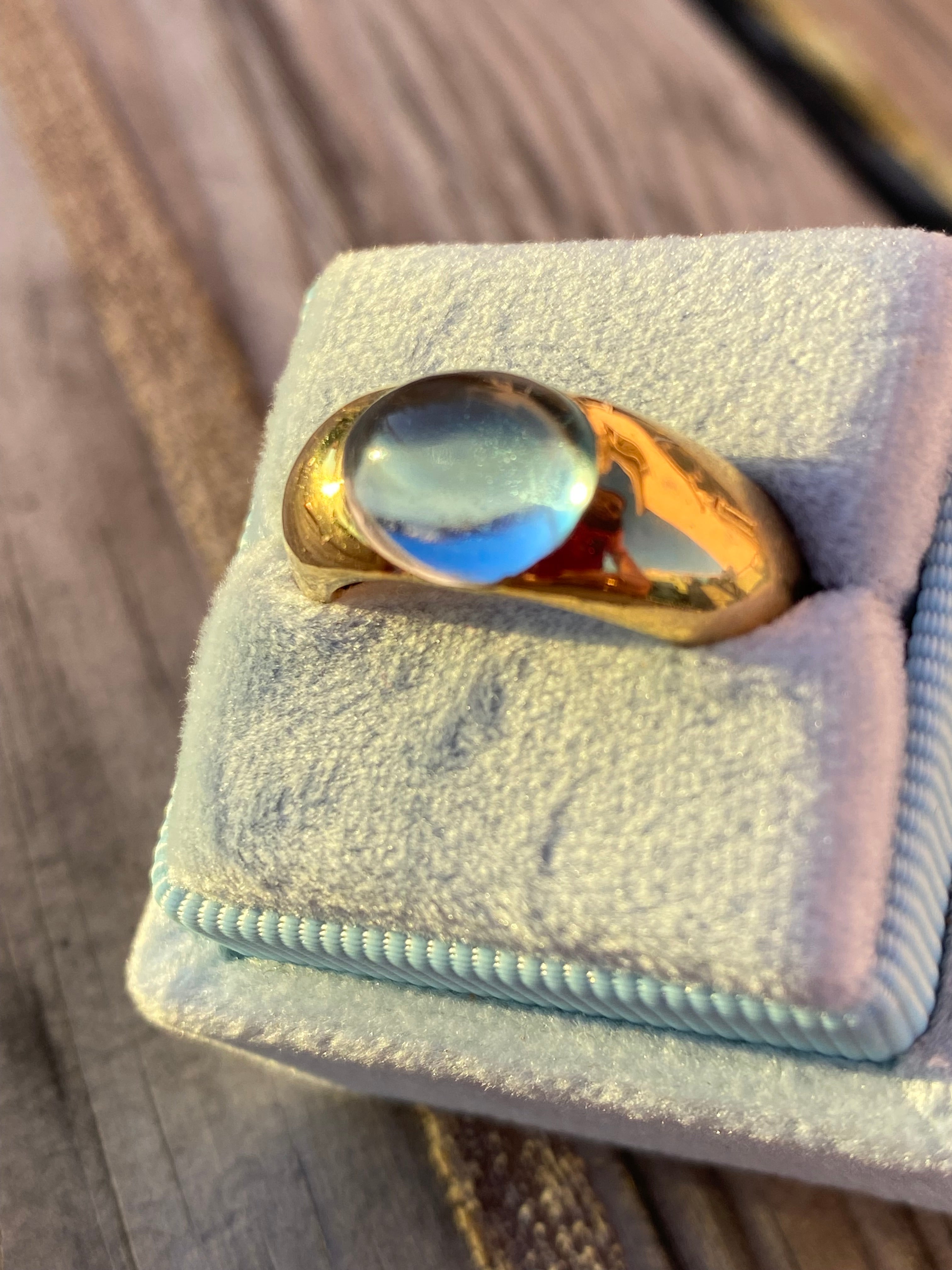 3.00 Carat East West Oval Cabochon Cut Aquamarine Vintage Solitaire Ring in 18ct Yellow Gold