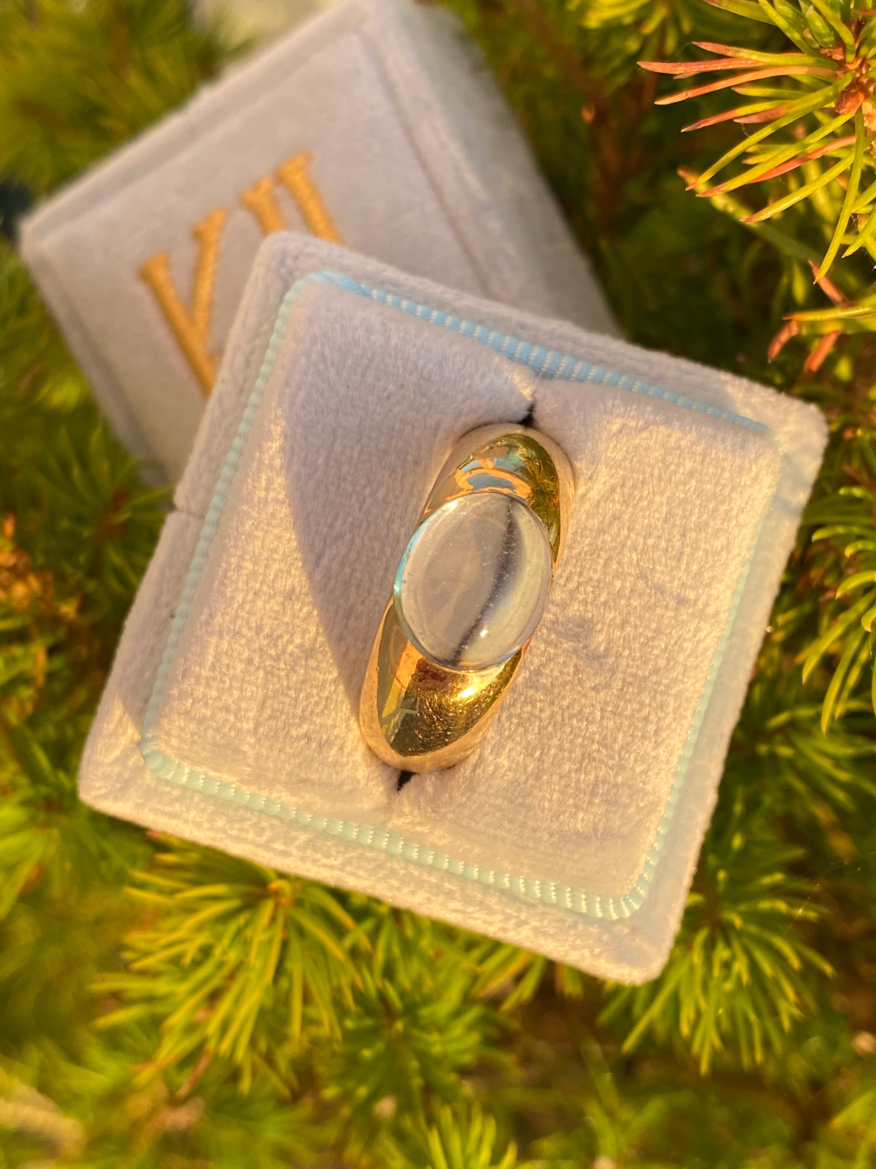 3.00 Carat East West Oval Cabochon Cut Aquamarine Vintage Solitaire Ring in 18ct Yellow Gold
