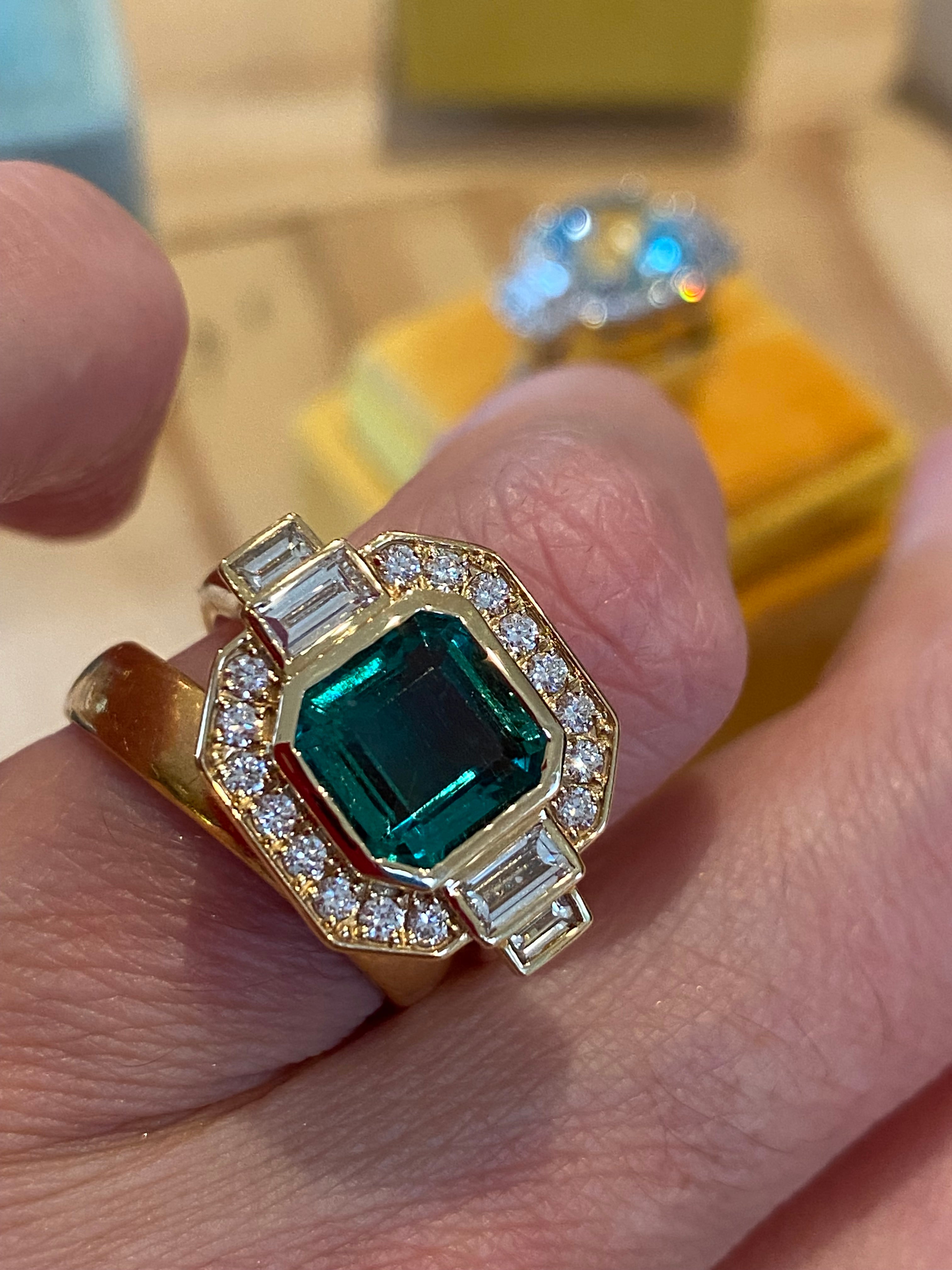 2.78 Carat Emerald and 0.71ctw Natural Diamond Ring in 18ct Yellow Gold
