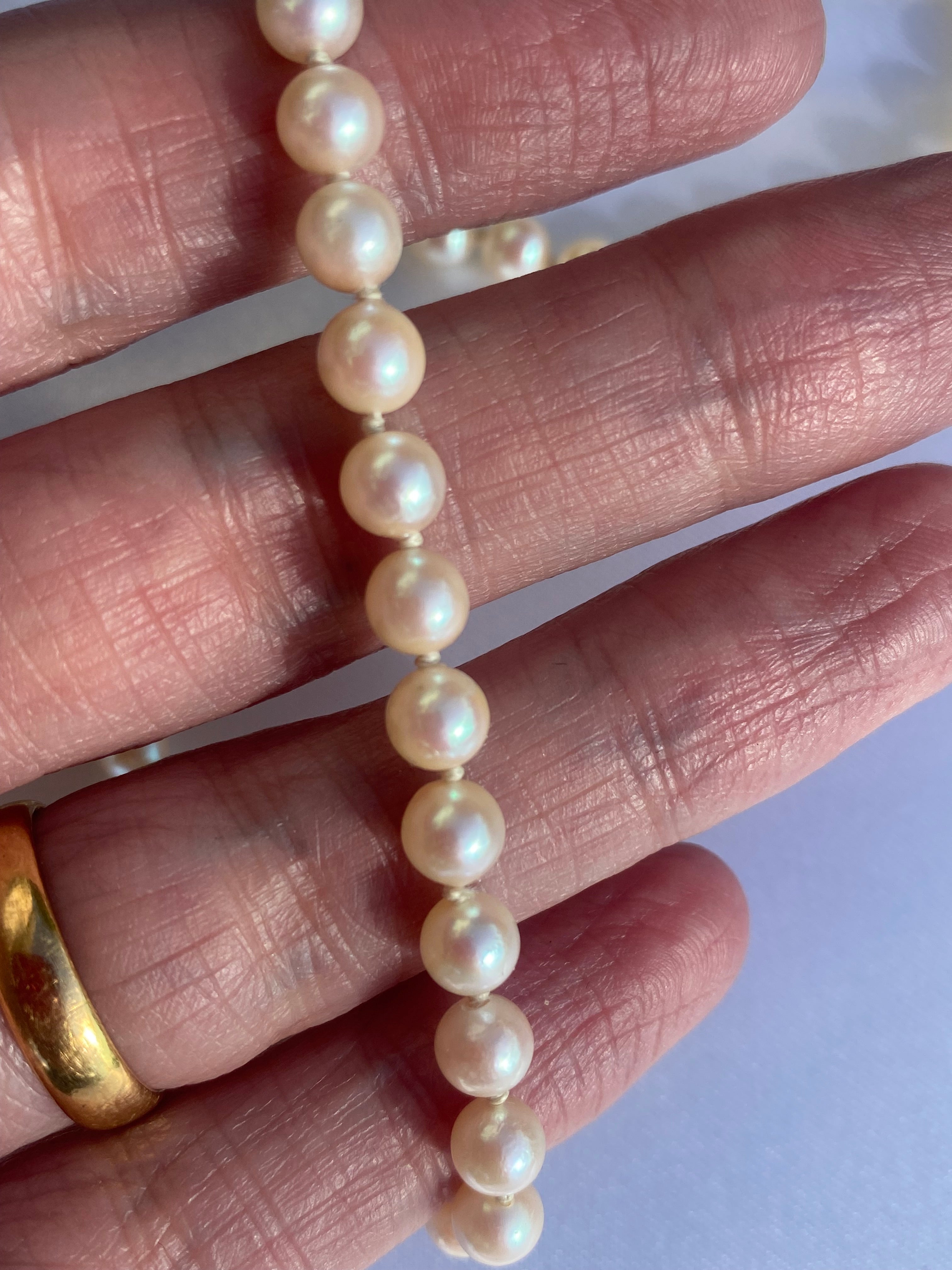 Vintage Cultured Akoya Pearl Necklace with 9ct Gold Clasp