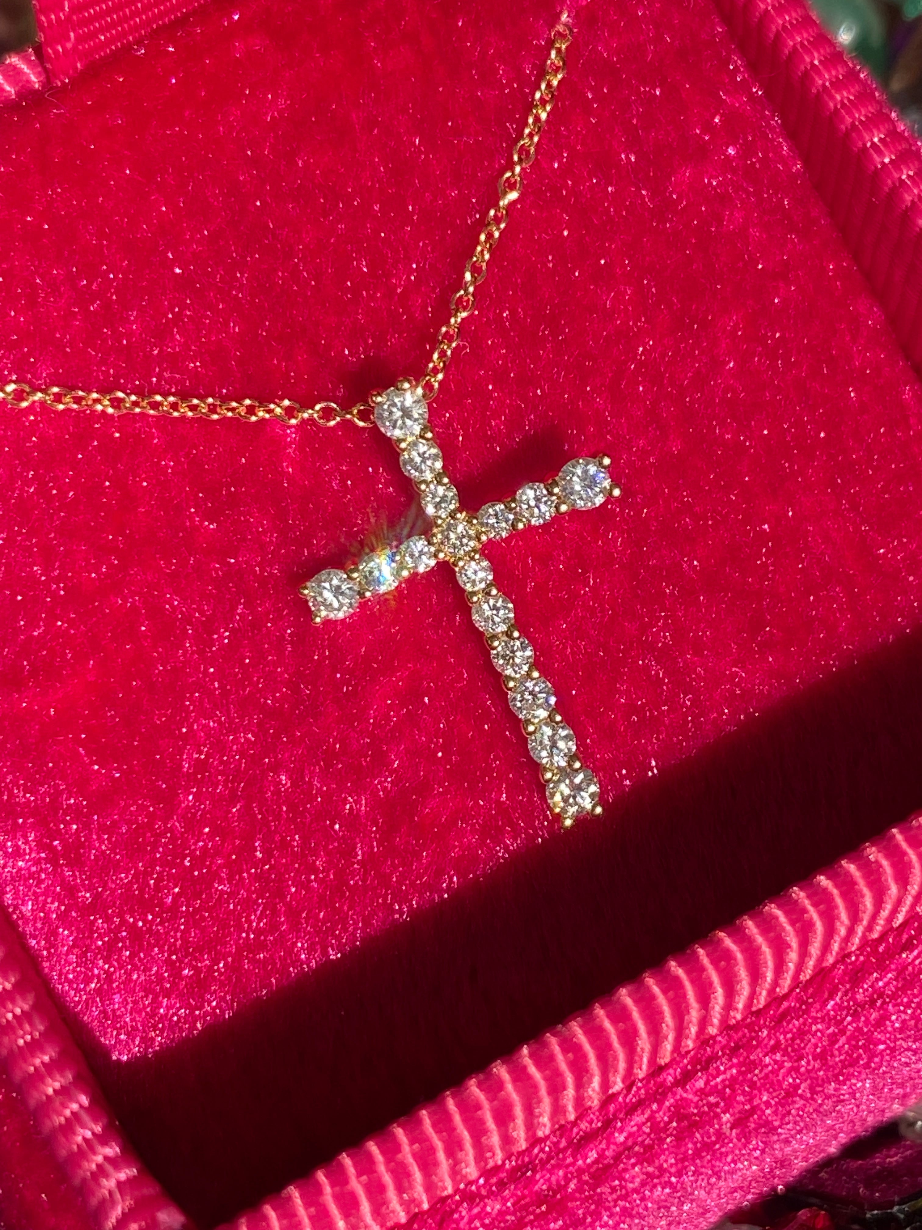 0.29 CTW Natural Diamond Cross in 18ct Yellow Gold