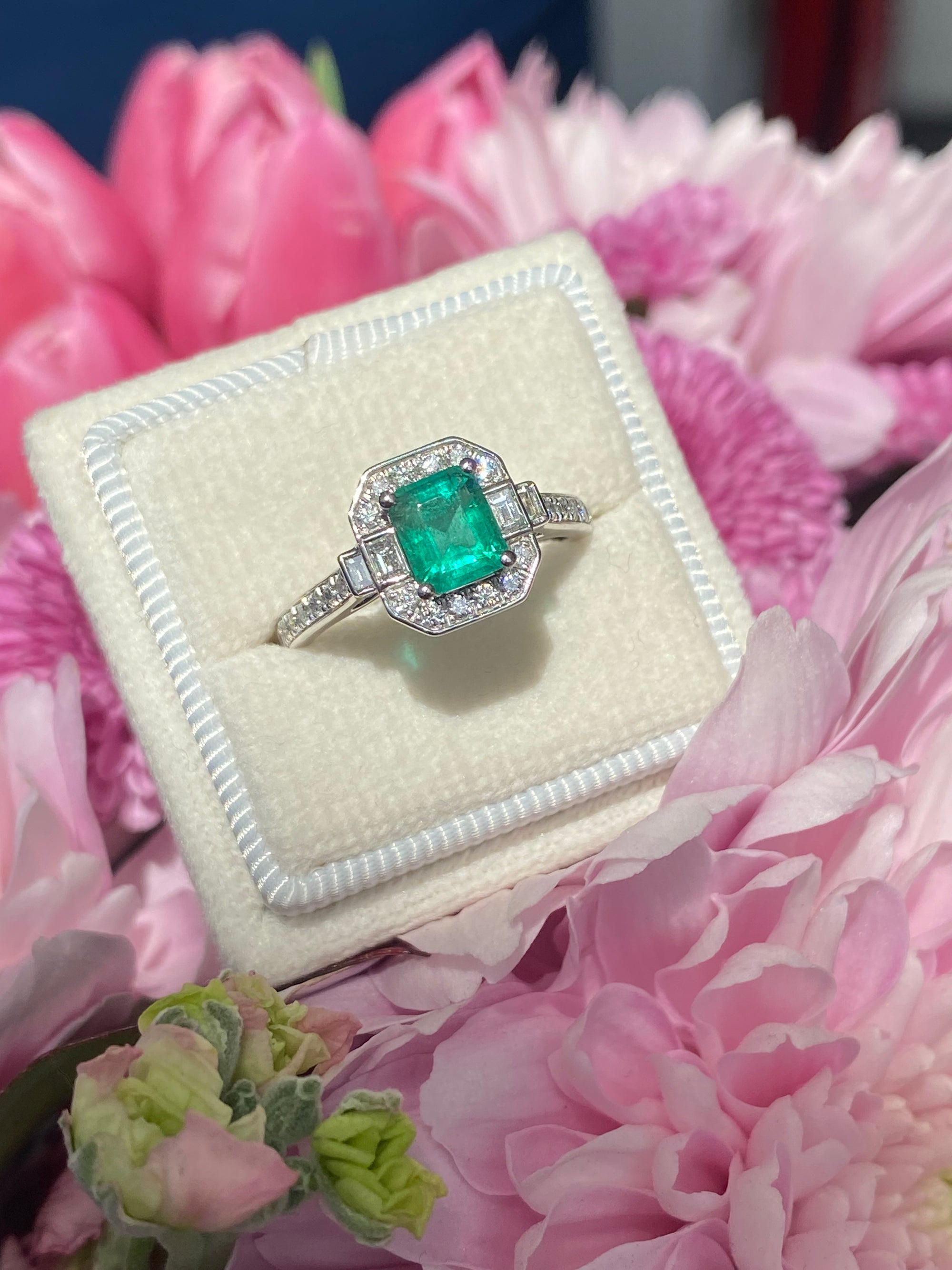 0.87 Carat Colombian Emerald and 0.46 ctw Natural Diamond Ring in Platinum