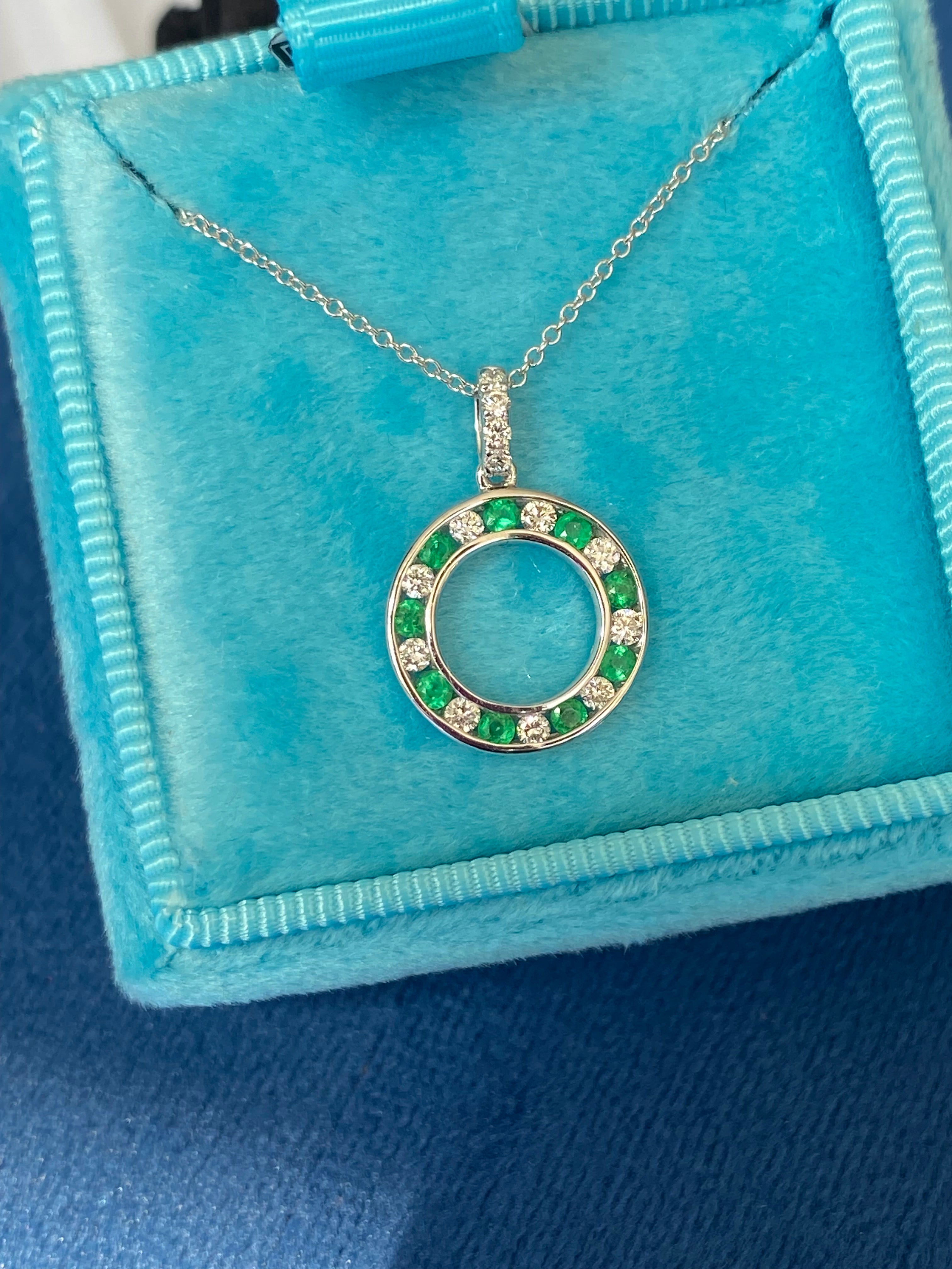 Beautiful Emerald and Natural Diamond Pendant Necklace in 18ct White Gold