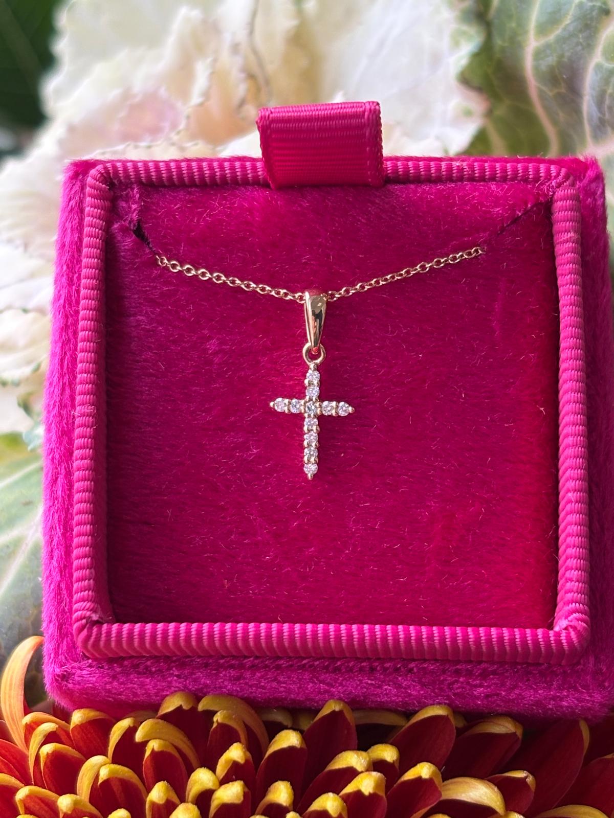 Beautiful Natural Diamond Cross in 18ct Yellow Gold