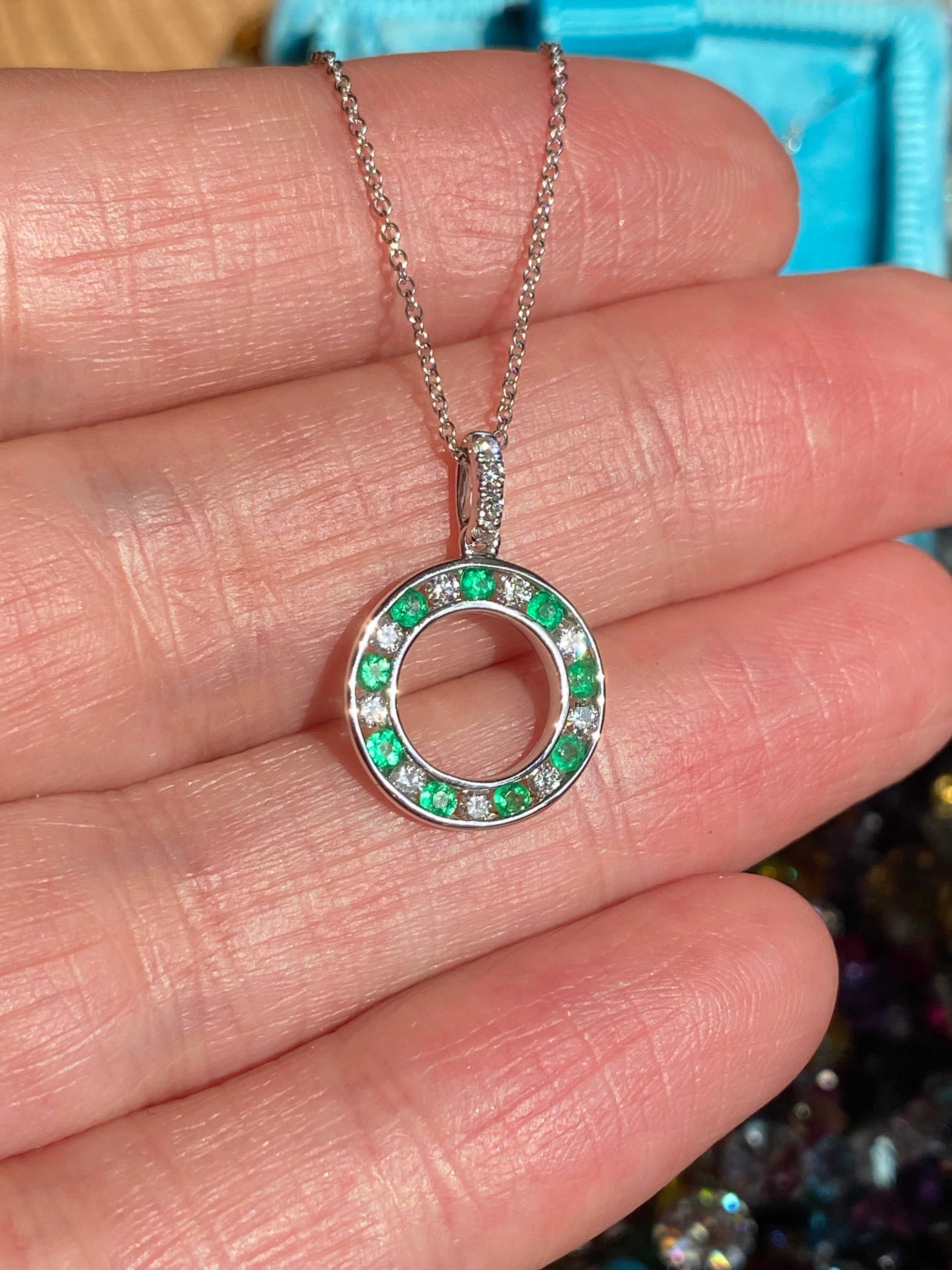 Beautiful Emerald and Natural Diamond Pendant Necklace in 18ct White Gold