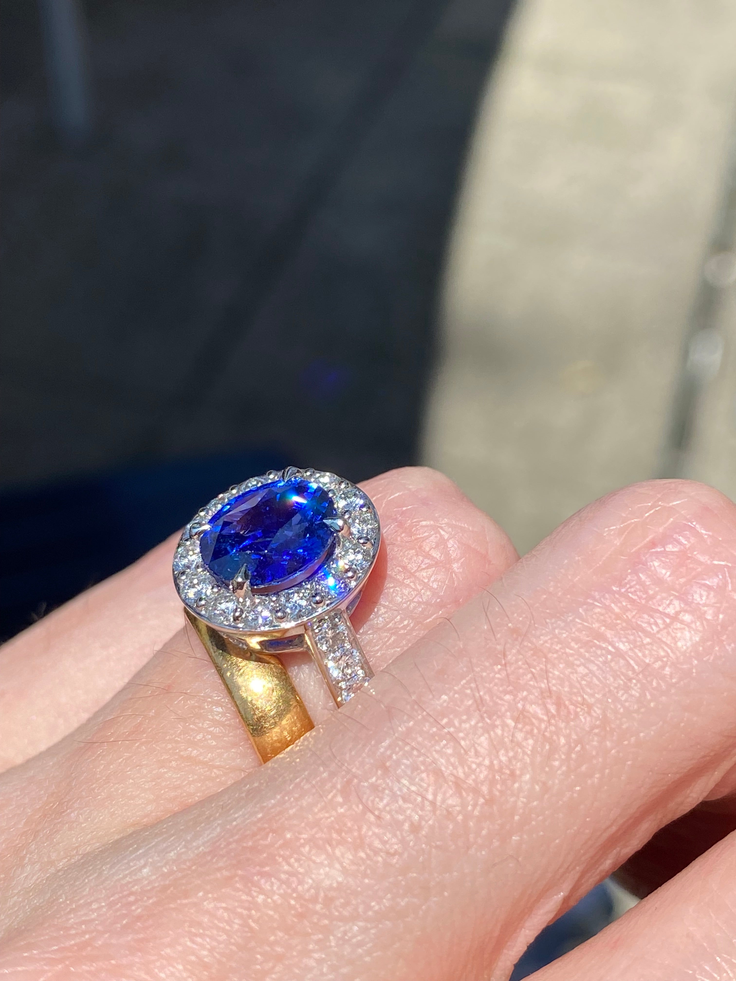 2mm Court Shape Wedding Band in 9ct Gold