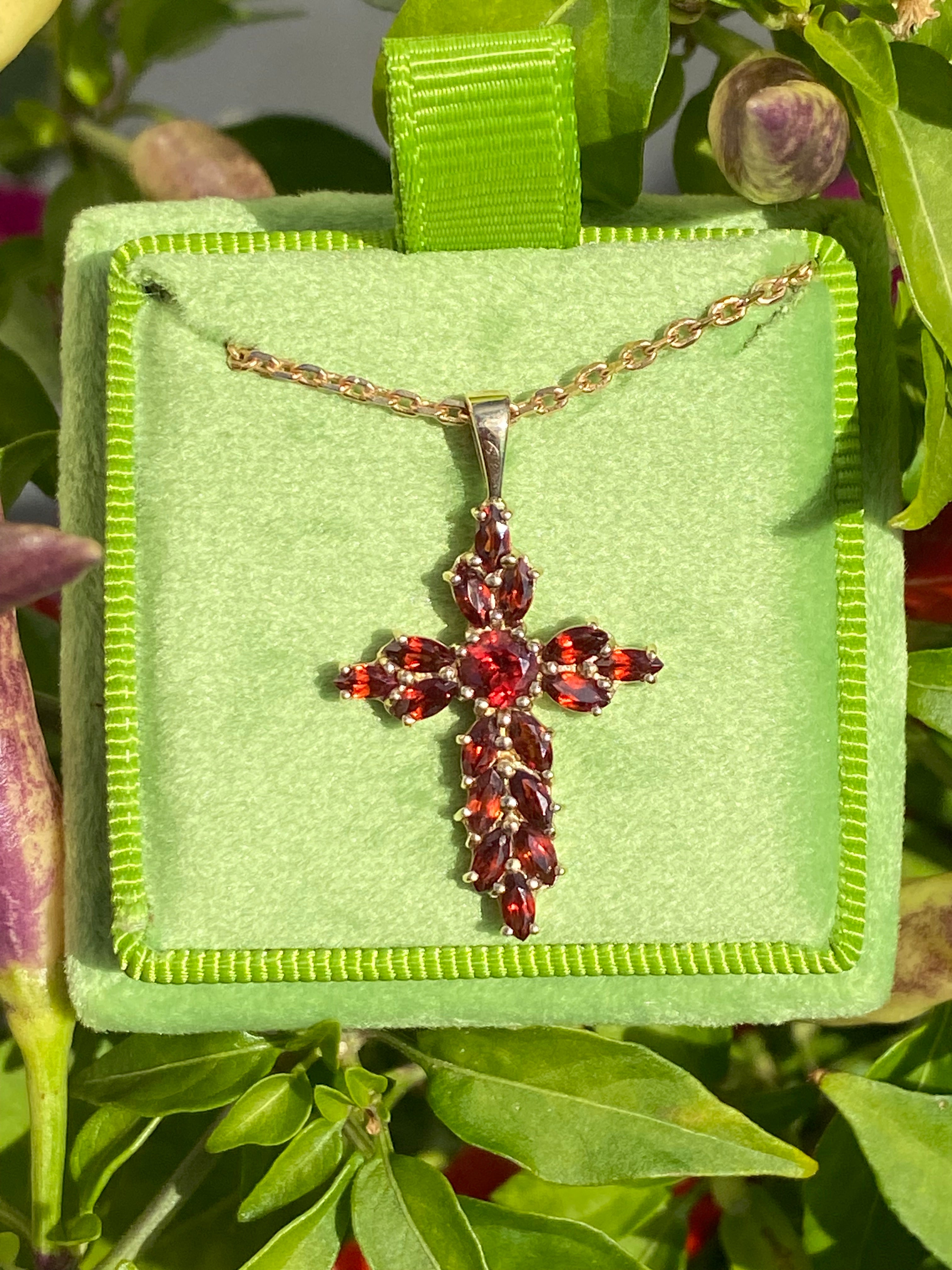 Vintage 3.00 Carat Garnet Cross Pendant Necklace in 9ct Yellow Gold