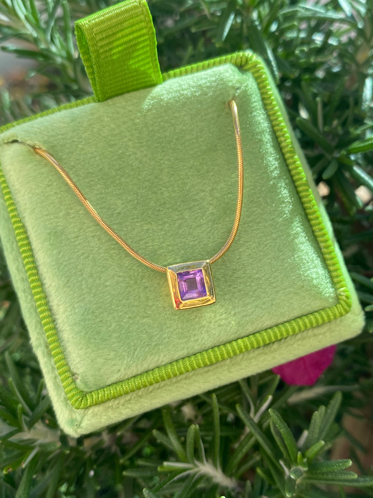 Vintage Amethyst Pendant Necklace in 9ct Yellow Gold