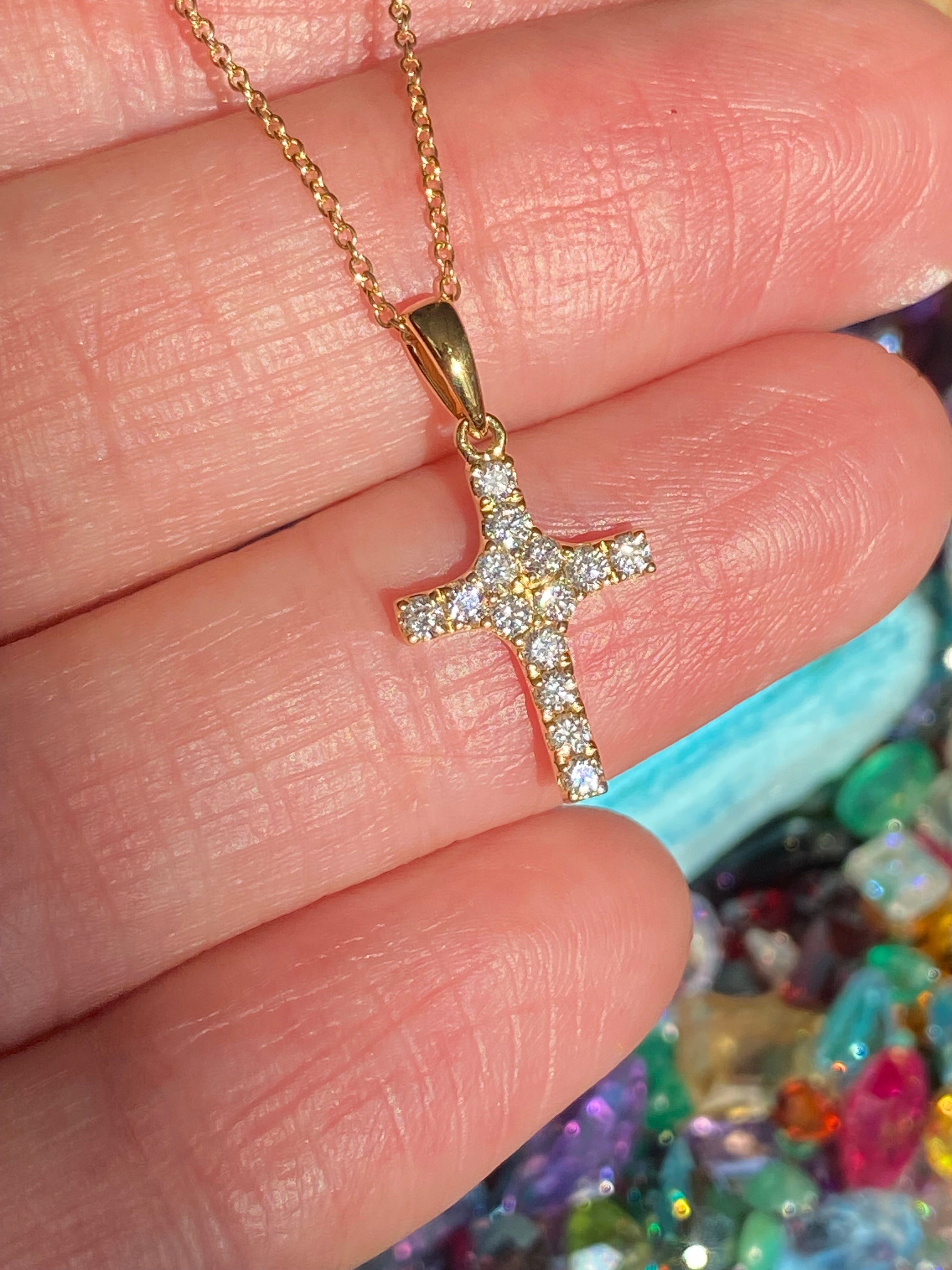 0.26 CTW Natural Diamond Cross in 18ct Yellow Gold