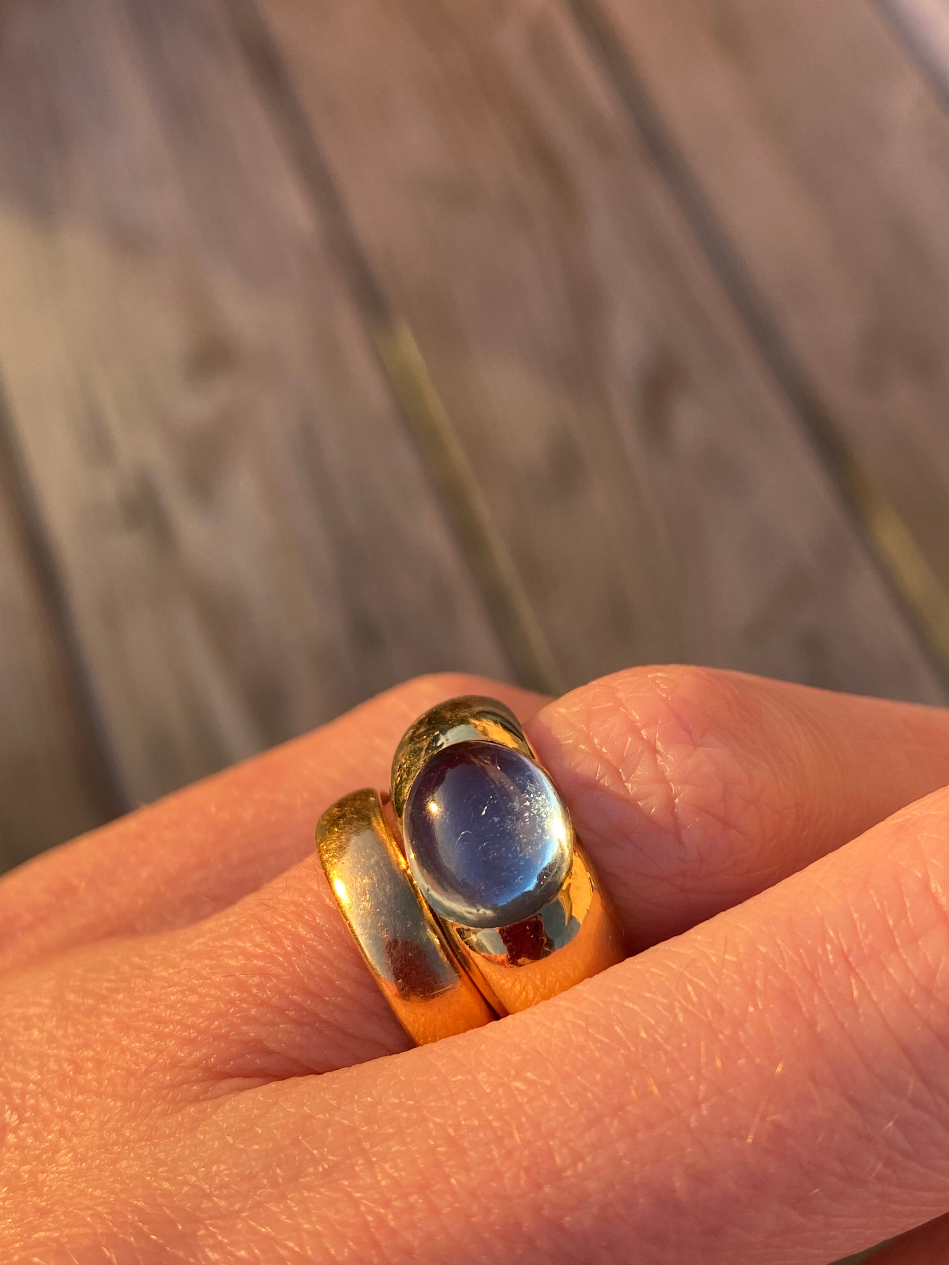 3.00 Carat East West Oval Cabochon Cut Aquamarine Vintage Solitaire Ring in 18ct Yellow Gold