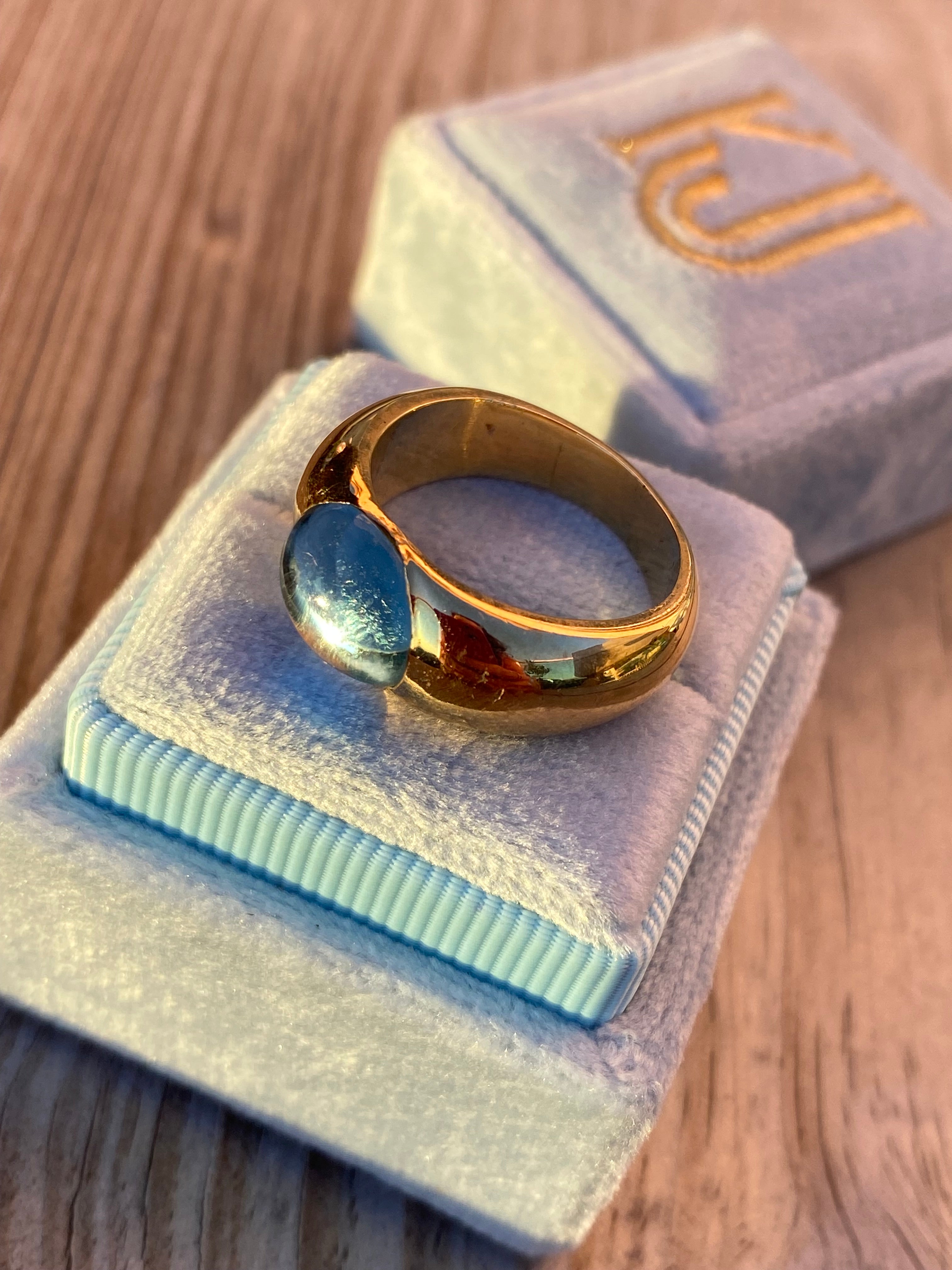3.00 Carat East West Oval Cabochon Cut Aquamarine Vintage Solitaire Ring in 18ct Yellow Gold