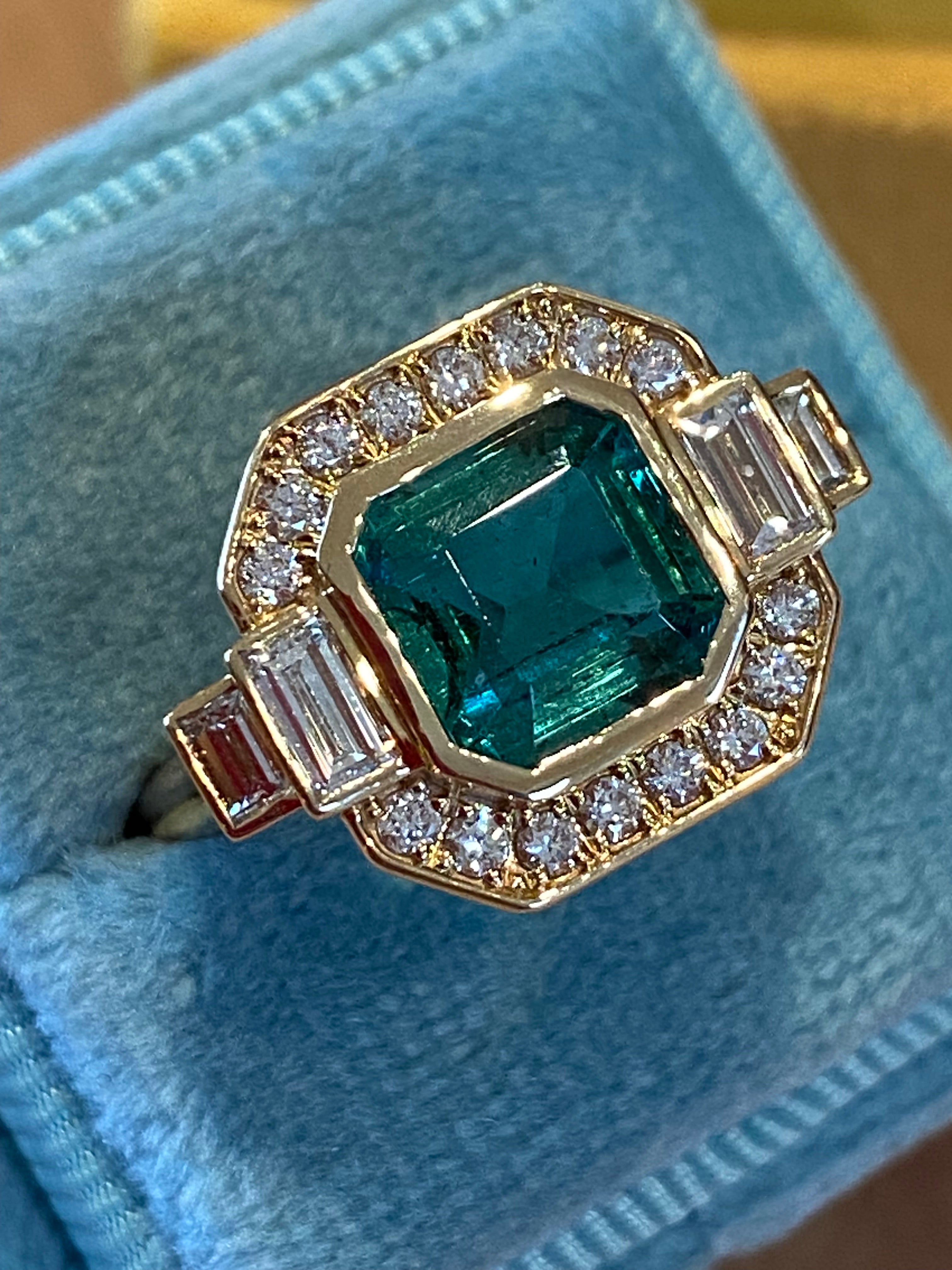 2.78 Carat Emerald and 0.71ctw Natural Diamond Ring in 18ct Yellow Gold