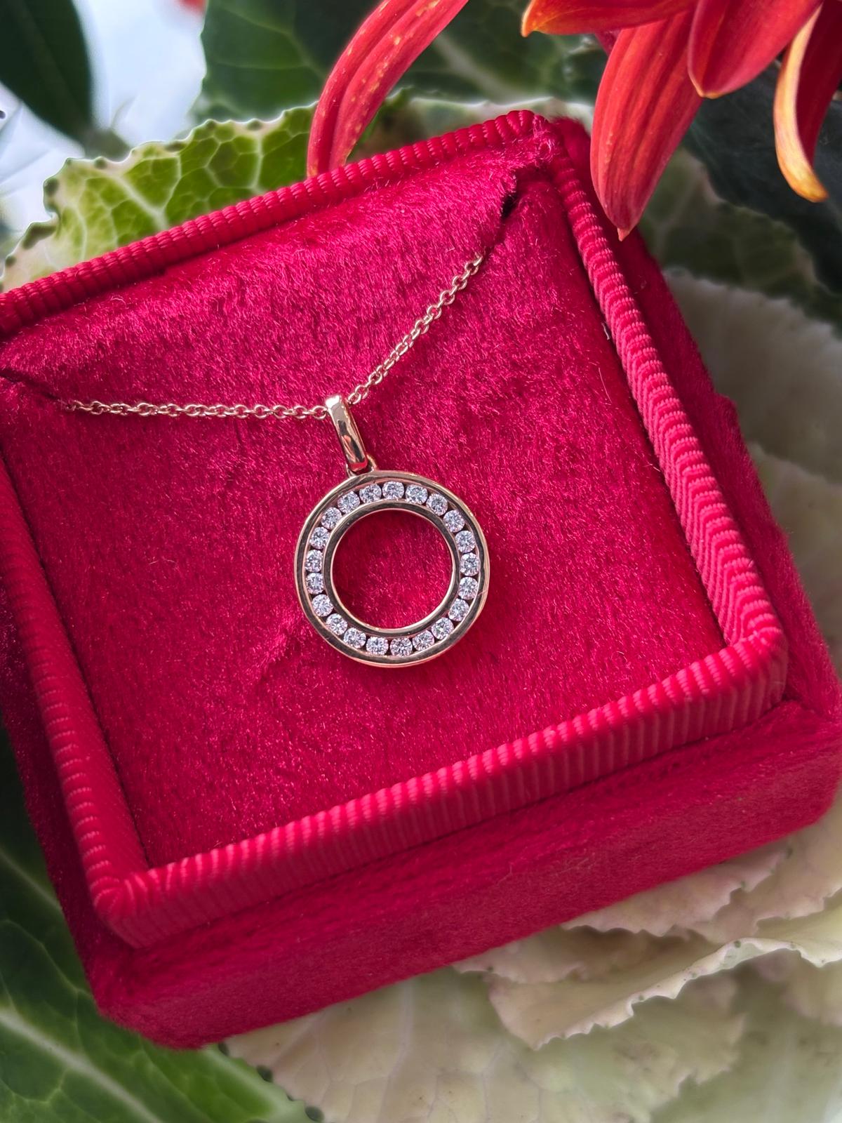 Beautiful Natural Diamond Pendant Necklace in 18ct Rose Gold