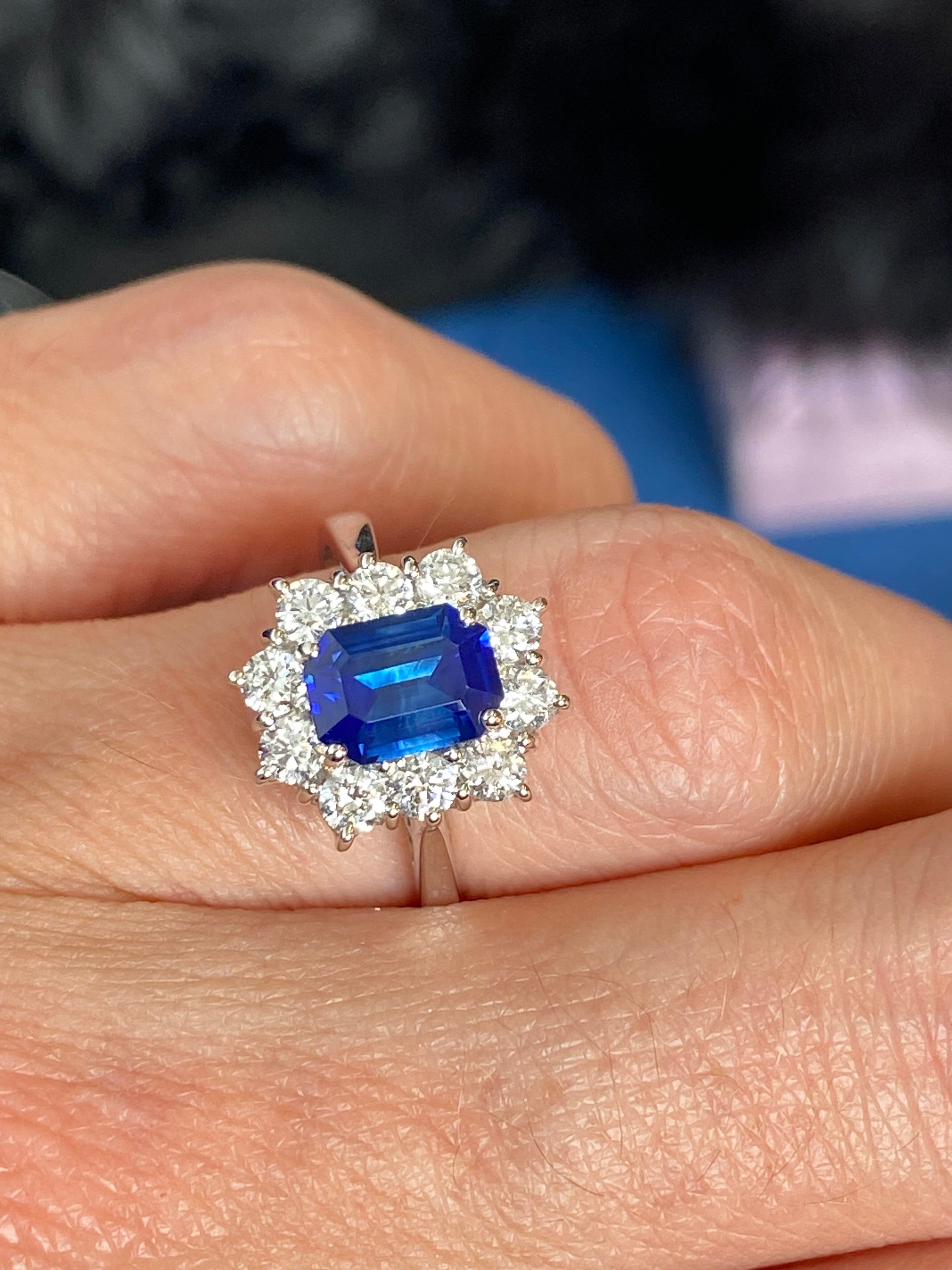 Extraordinary Ceylon Sapphire and Diamond Ring in 18ct White Gold