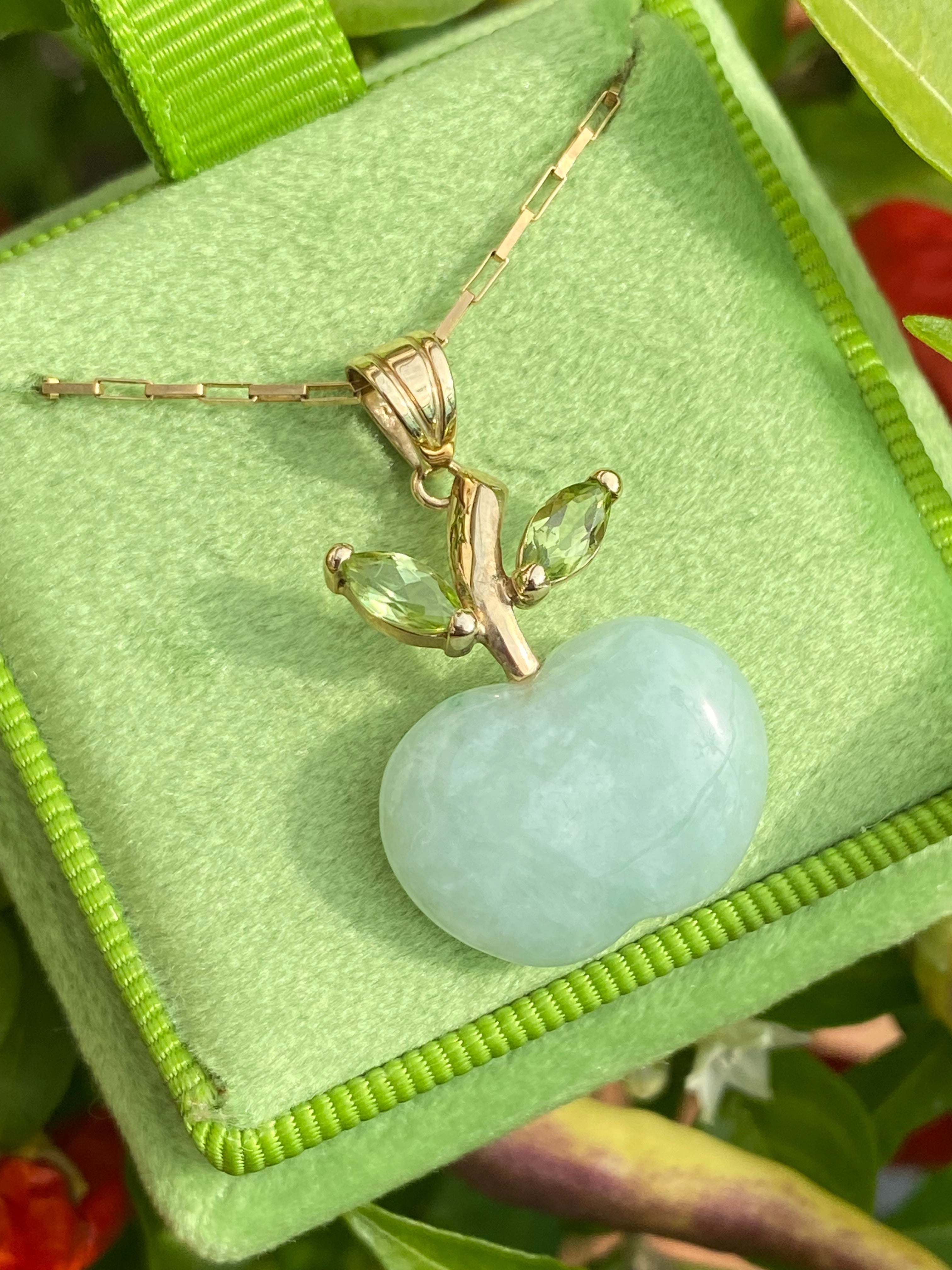 Vintage Jade and Peridot Apple Pendant Necklace in 9ct Yellow Gold