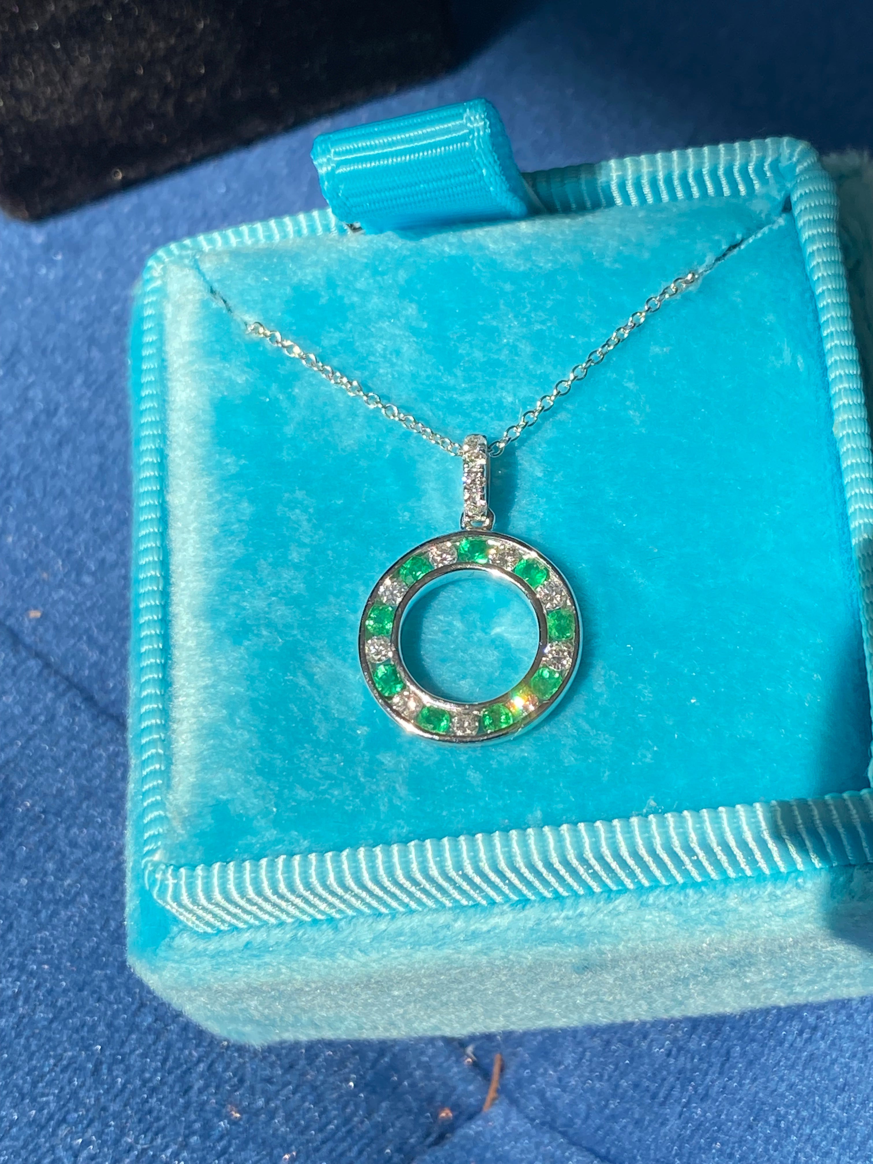 Beautiful Emerald and Natural Diamond Pendant Necklace in 18ct White Gold