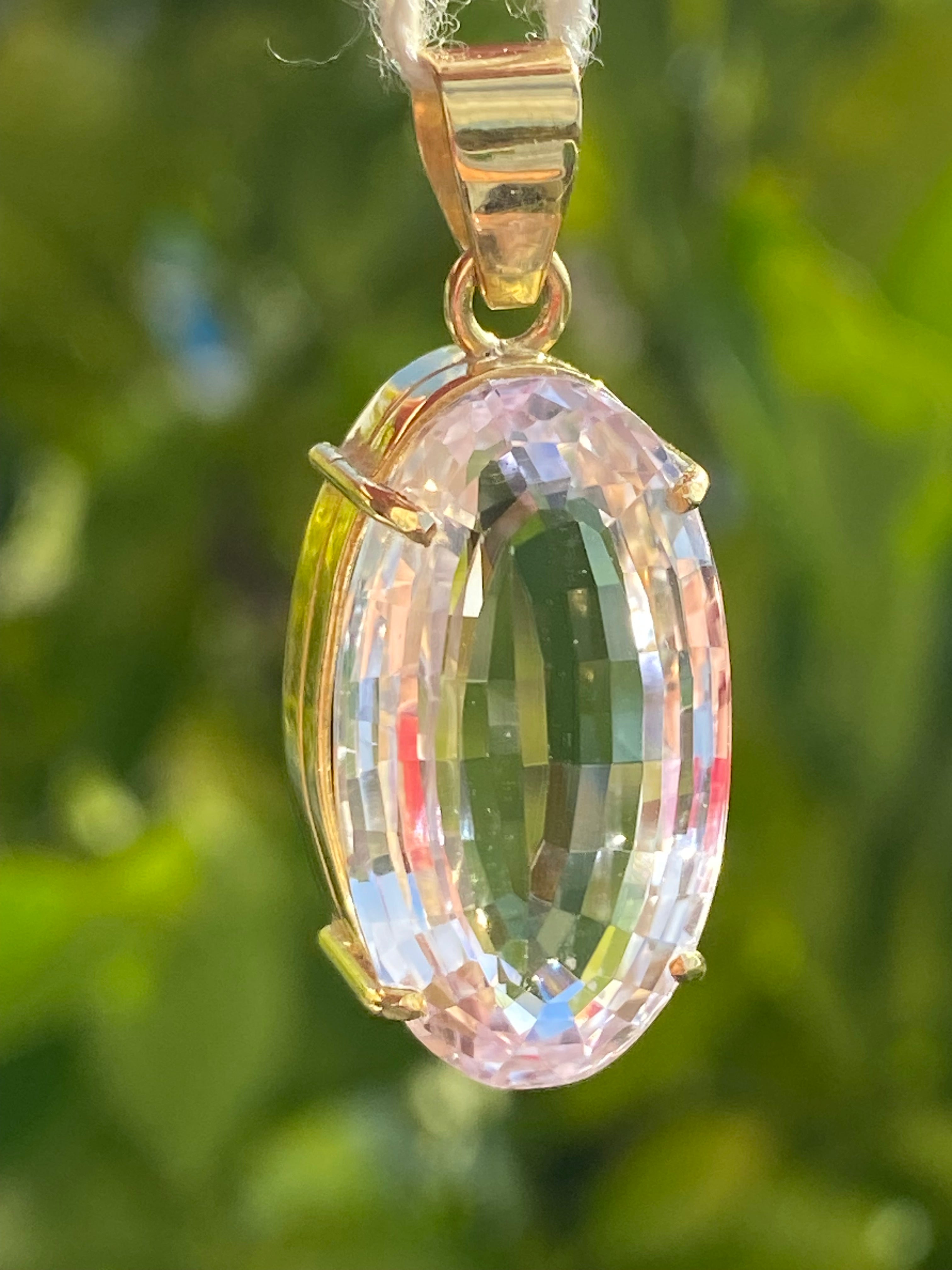 Vintage 15.00 carat Kunzite Pendant in 18ct Yellow Gold