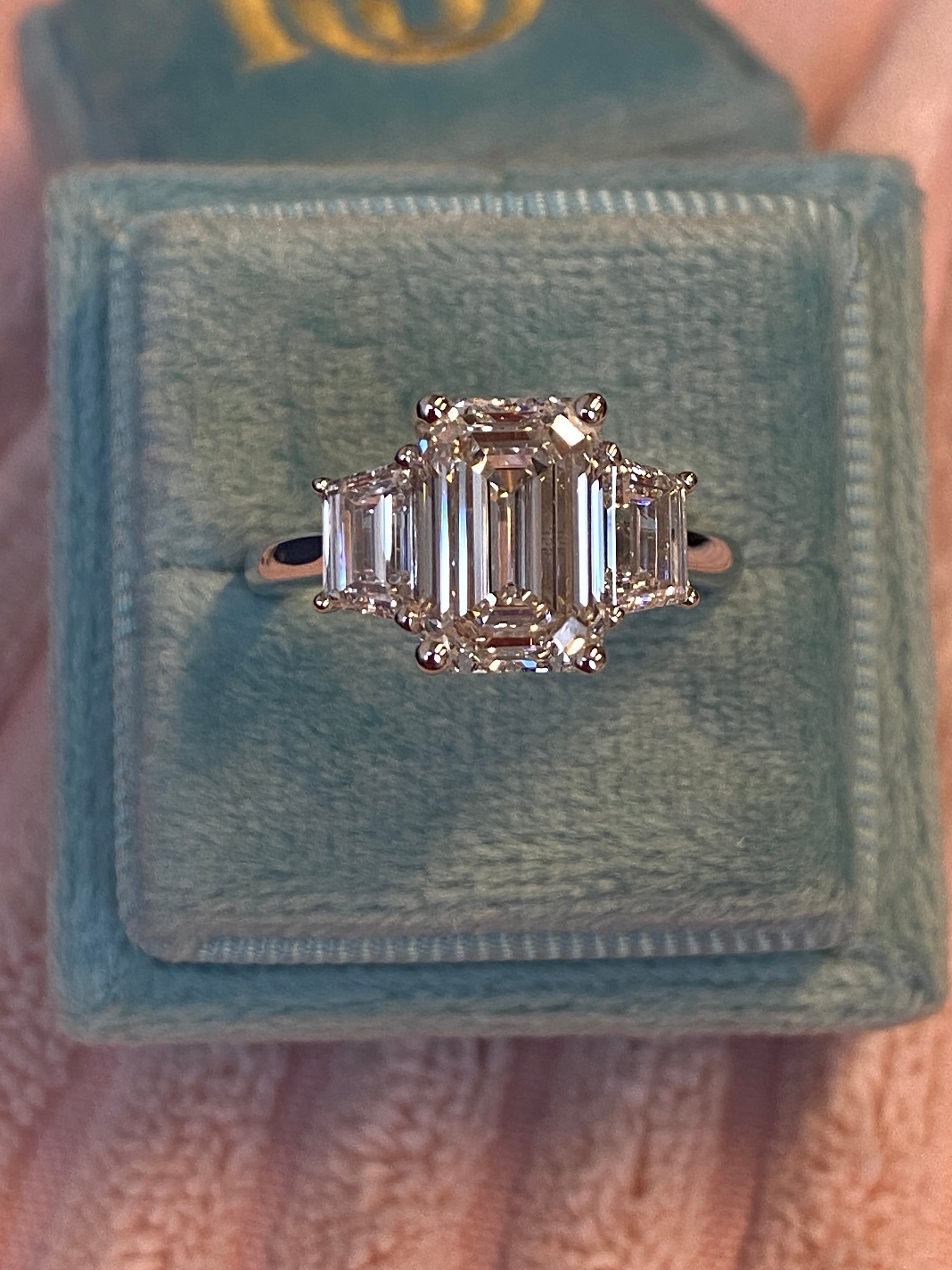 3.93 CTW Emerald and Trapezoid Cut D Colour VS1 Lab Diamond Three Stone Ring in Platinum