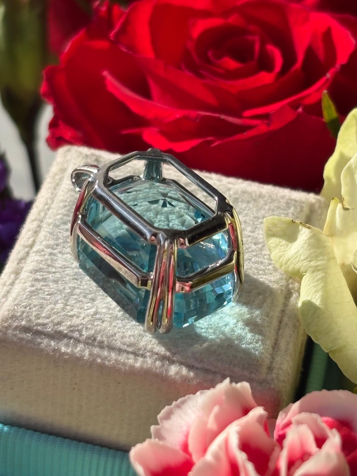 Certified 31.86 Carat Aquamarine Pendant in Platinum