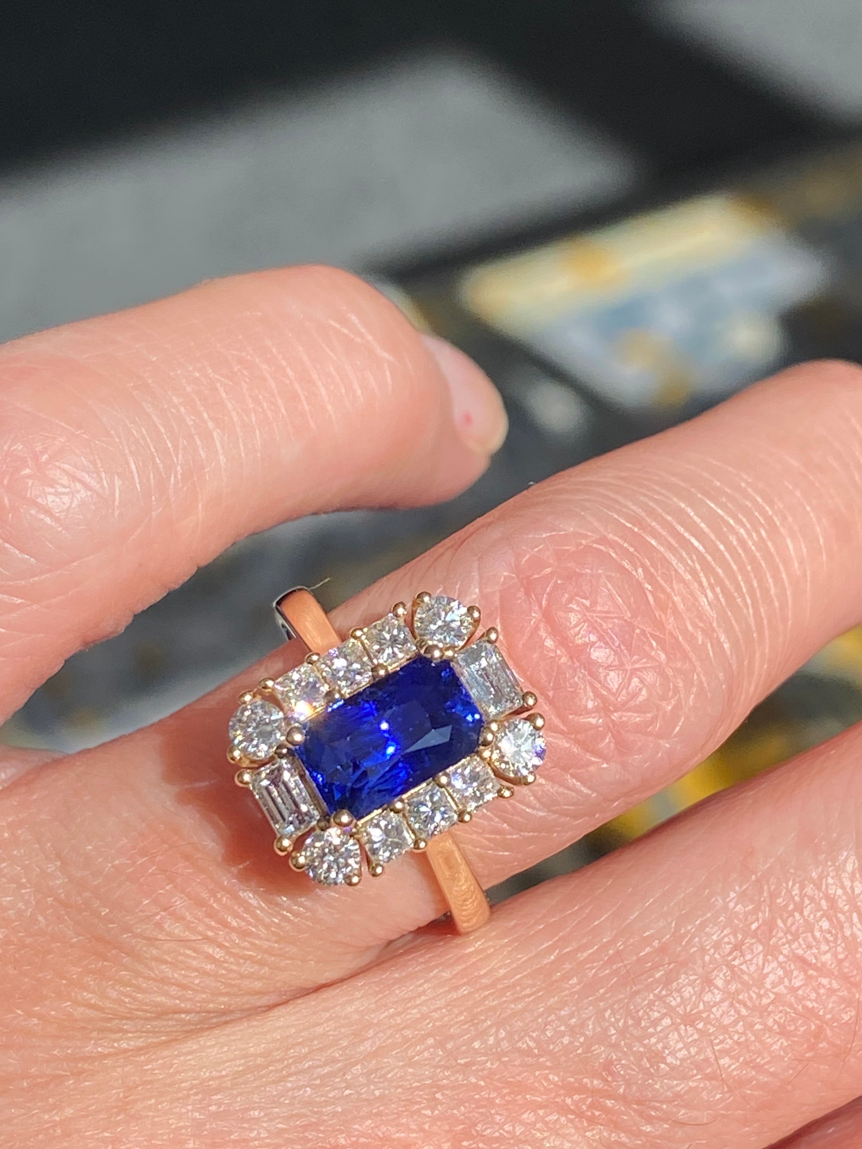 2.55 Carat Radiant Cut Ceylon Sapphire and 0.90 CTW Natural Diamond Ring in 18ct Yellow Gold