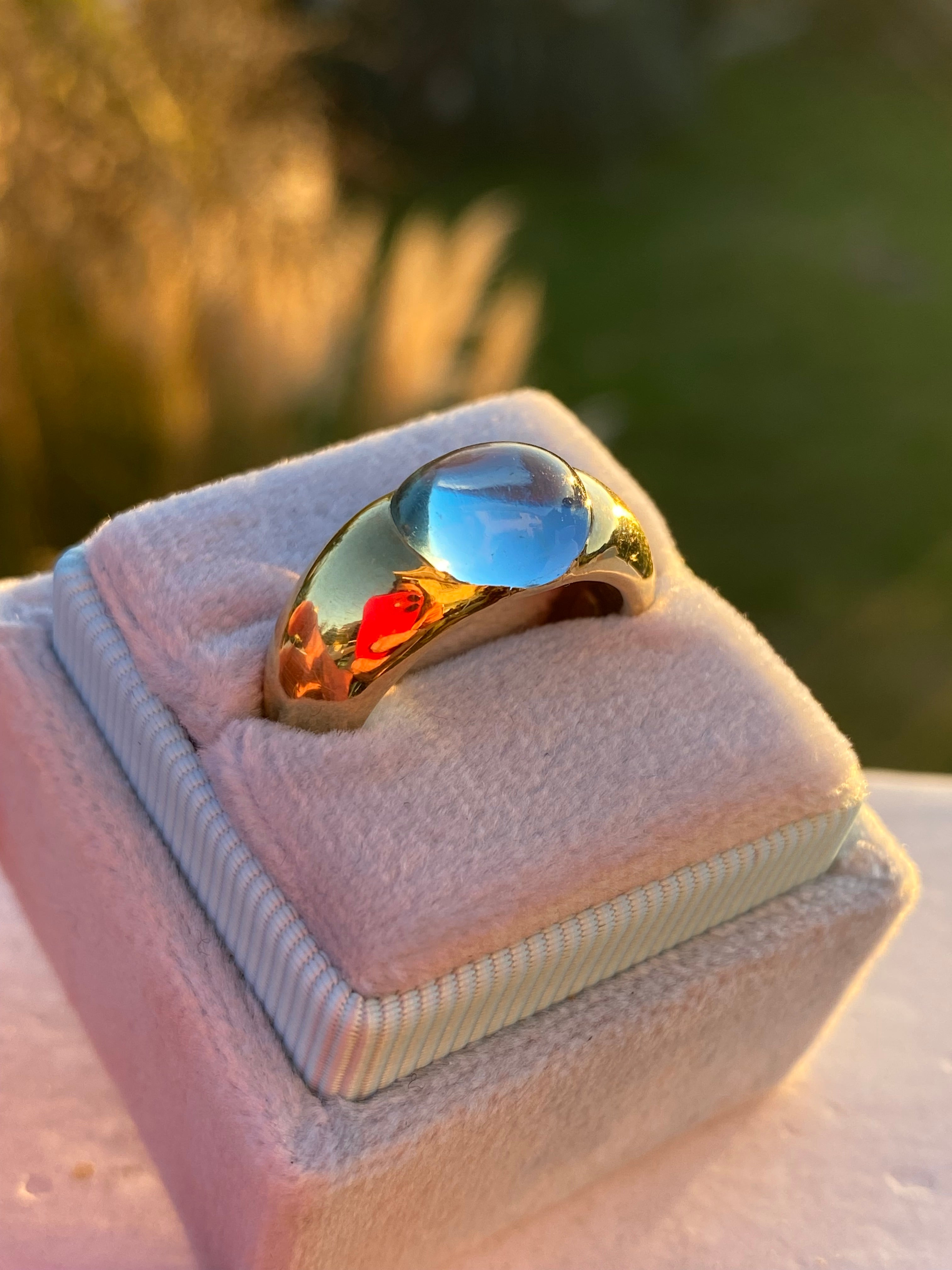 3.00 Carat East West Oval Cabochon Cut Aquamarine Vintage Solitaire Ring in 18ct Yellow Gold