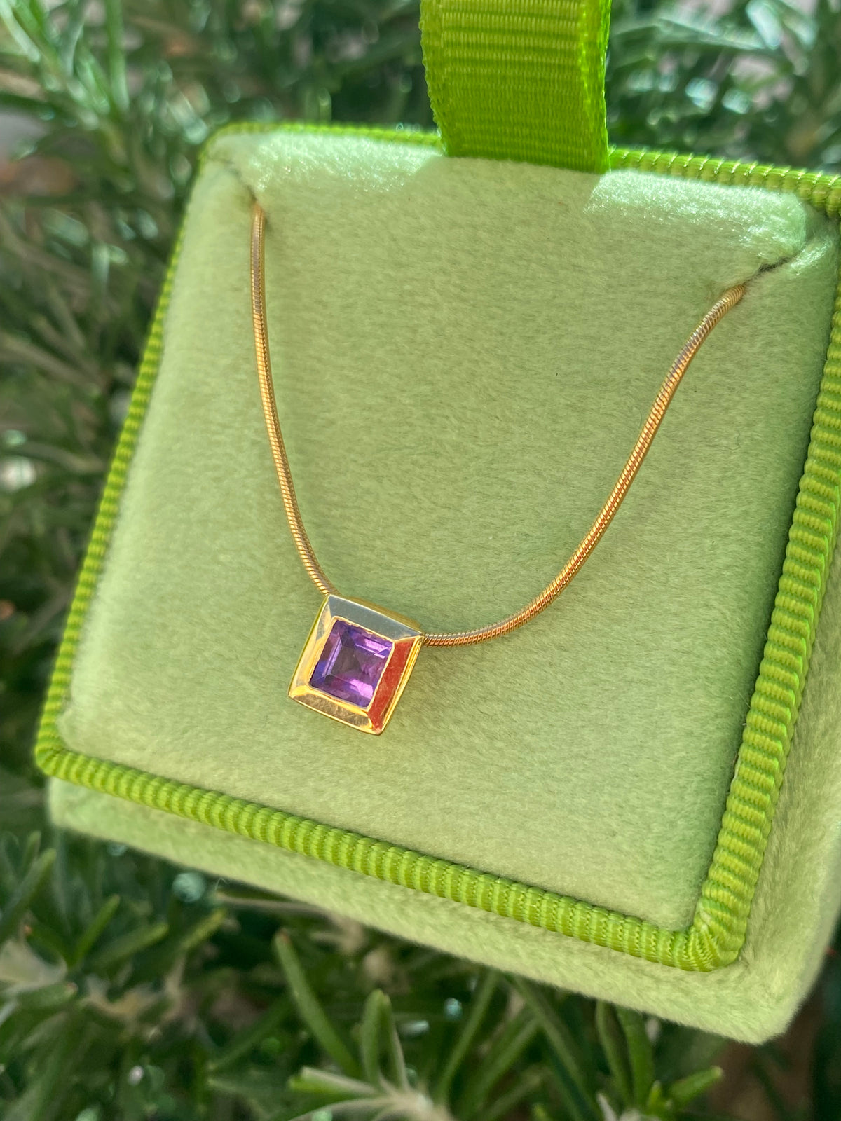 Vintage Amethyst Pendant Necklace in 9ct Yellow Gold